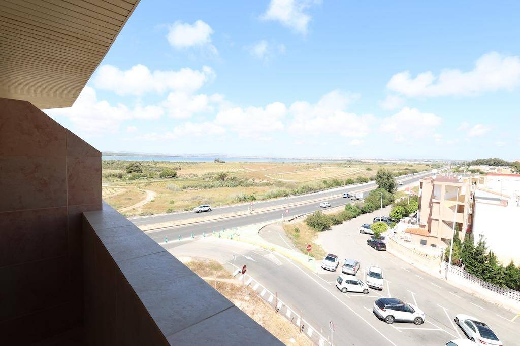 Separate kitchen with fitted units in 3-bedroom apartment, La Mata Pueblo, Torrevieja
