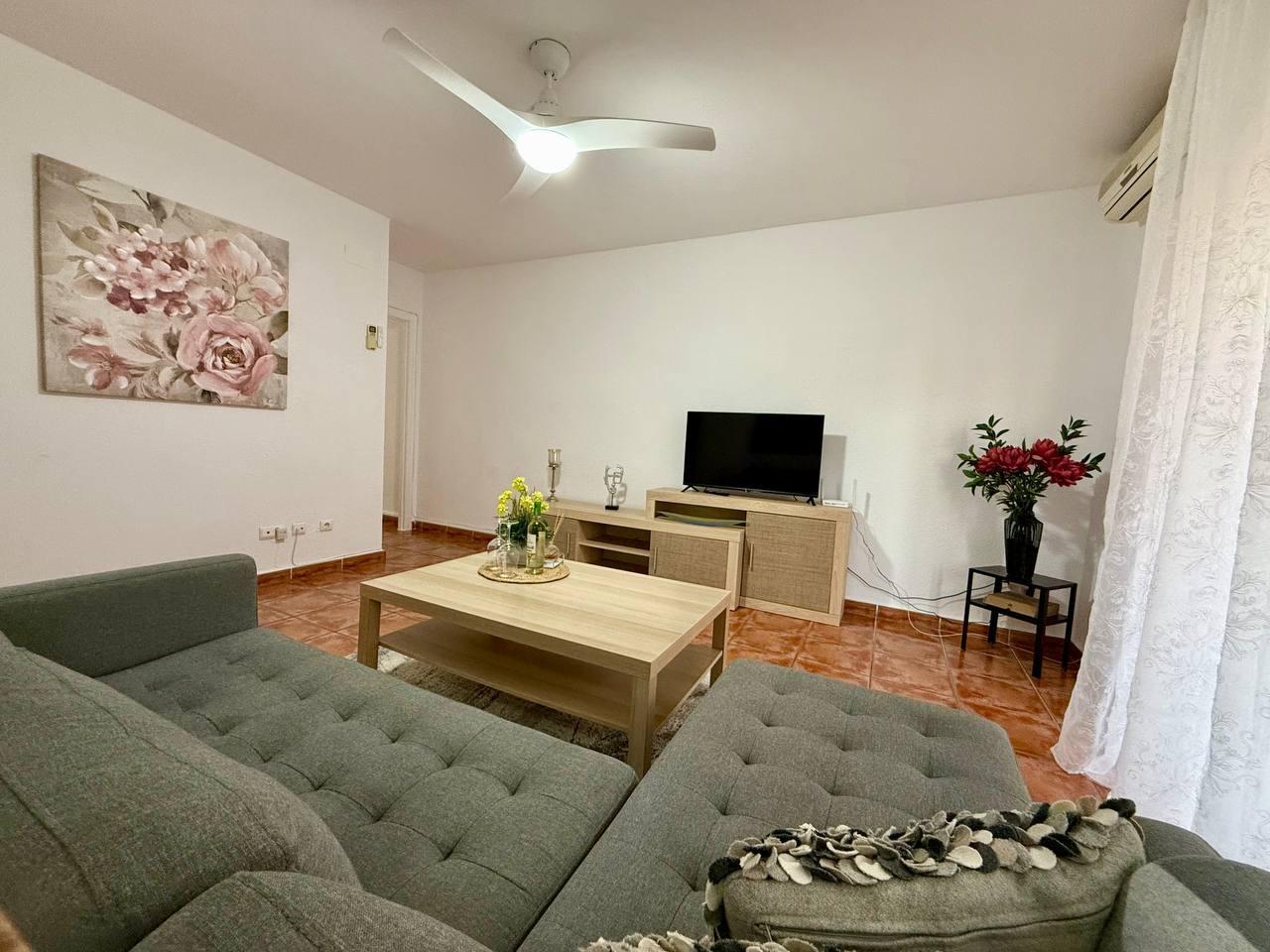 Kitchen with fitted units and worktop, Playa del Cura apartment, Torrevieja