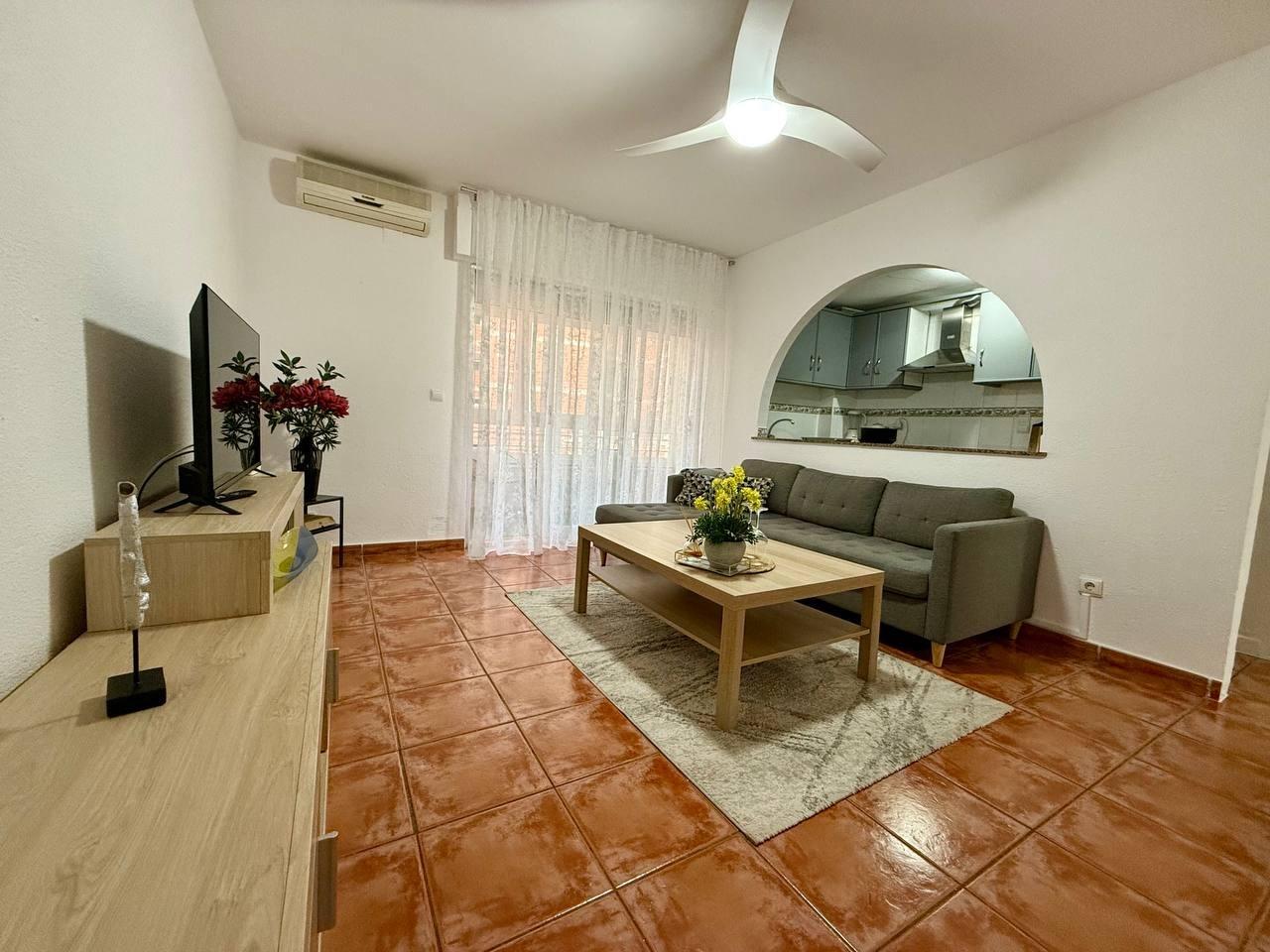 Second bedroom with window, 2-bedroom apartment, Playa del Cura, Torrevieja