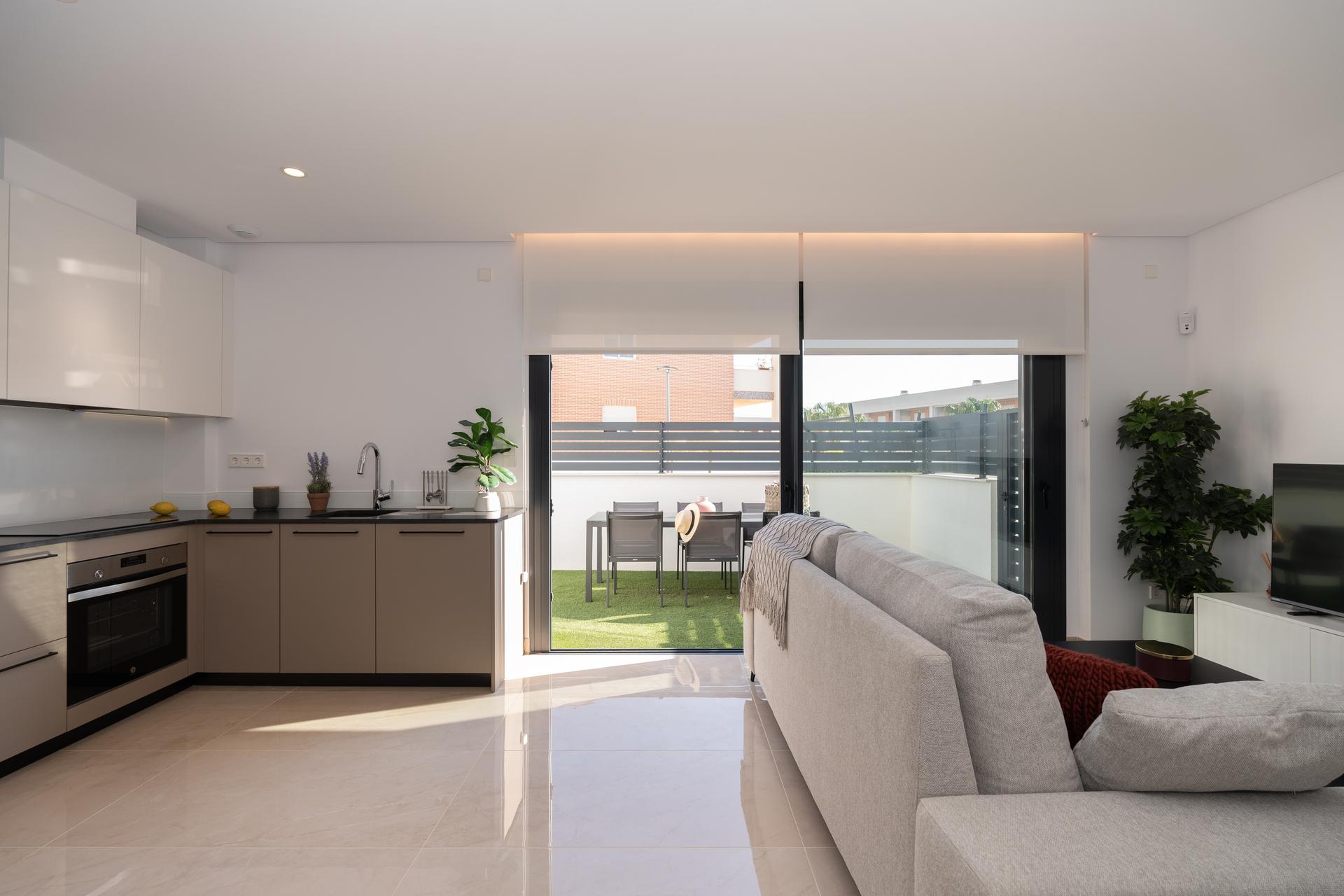 Internal staircase and hallway in 3-bedroom townhouse, El Pinet