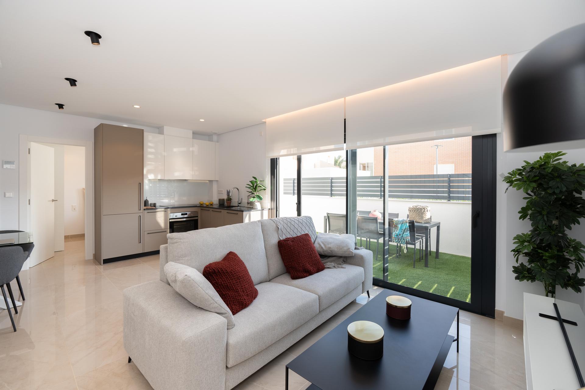 Main bedroom with built-in wardrobes in new-build townhouse, El Pinet, La Marina