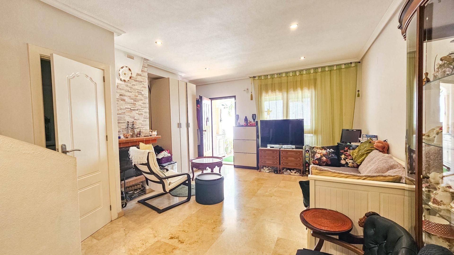 Main bedroom with built-in wardrobes in 1-bedroom townhouse, PAU 8, Orihuela Costa