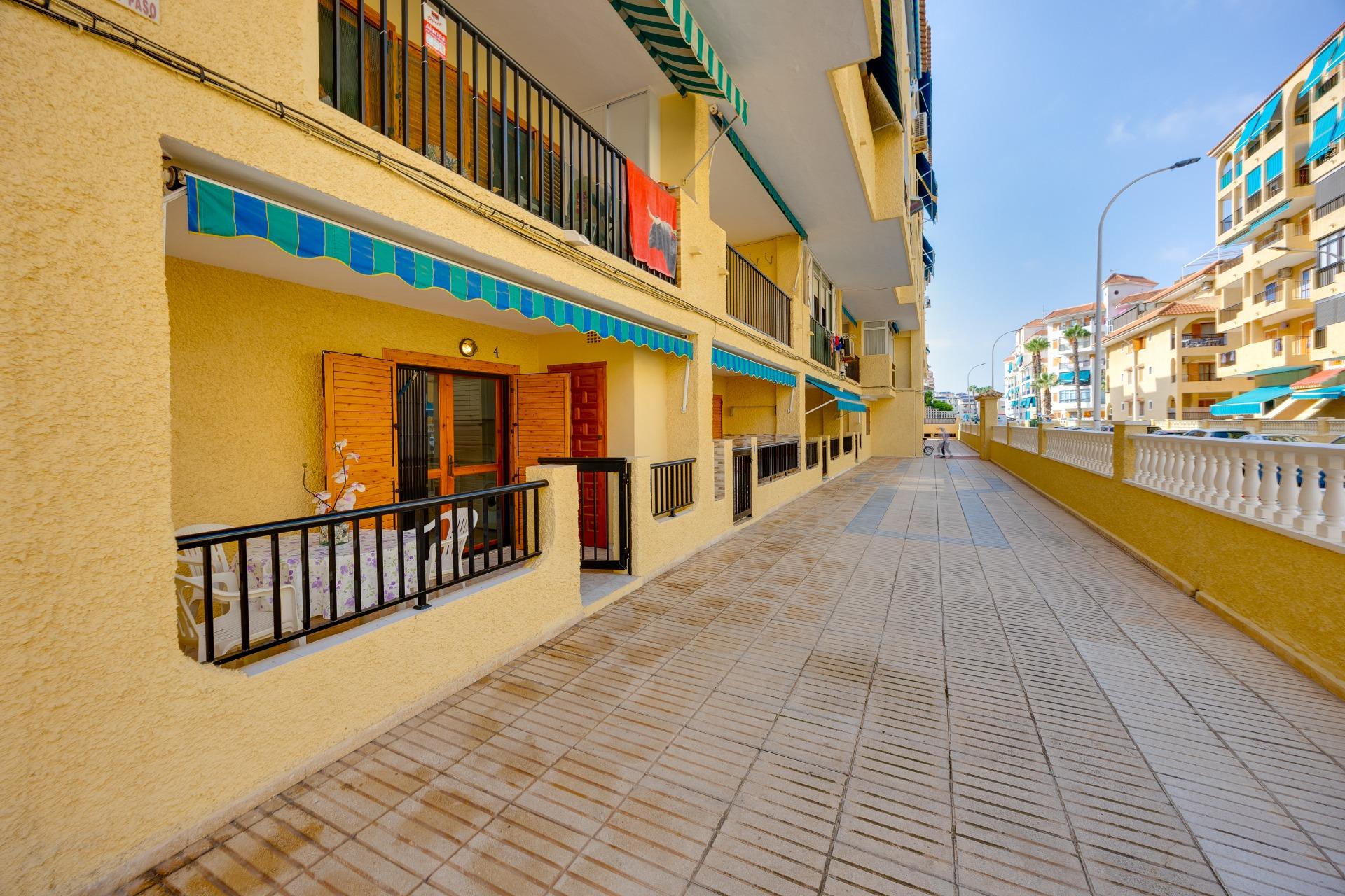 Furnished living room in 1-bedroom ground-floor apartment, La Mata, Torrevieja