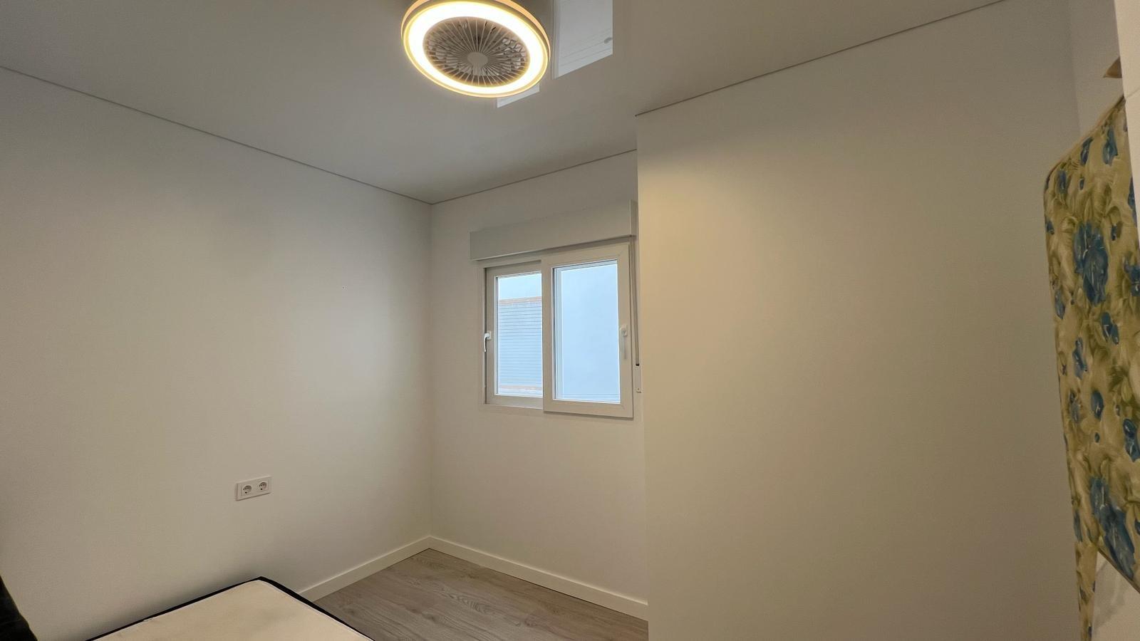 Kitchen worktop and integrated appliances in 3-bedroom apartment, Acequion, Torrevieja