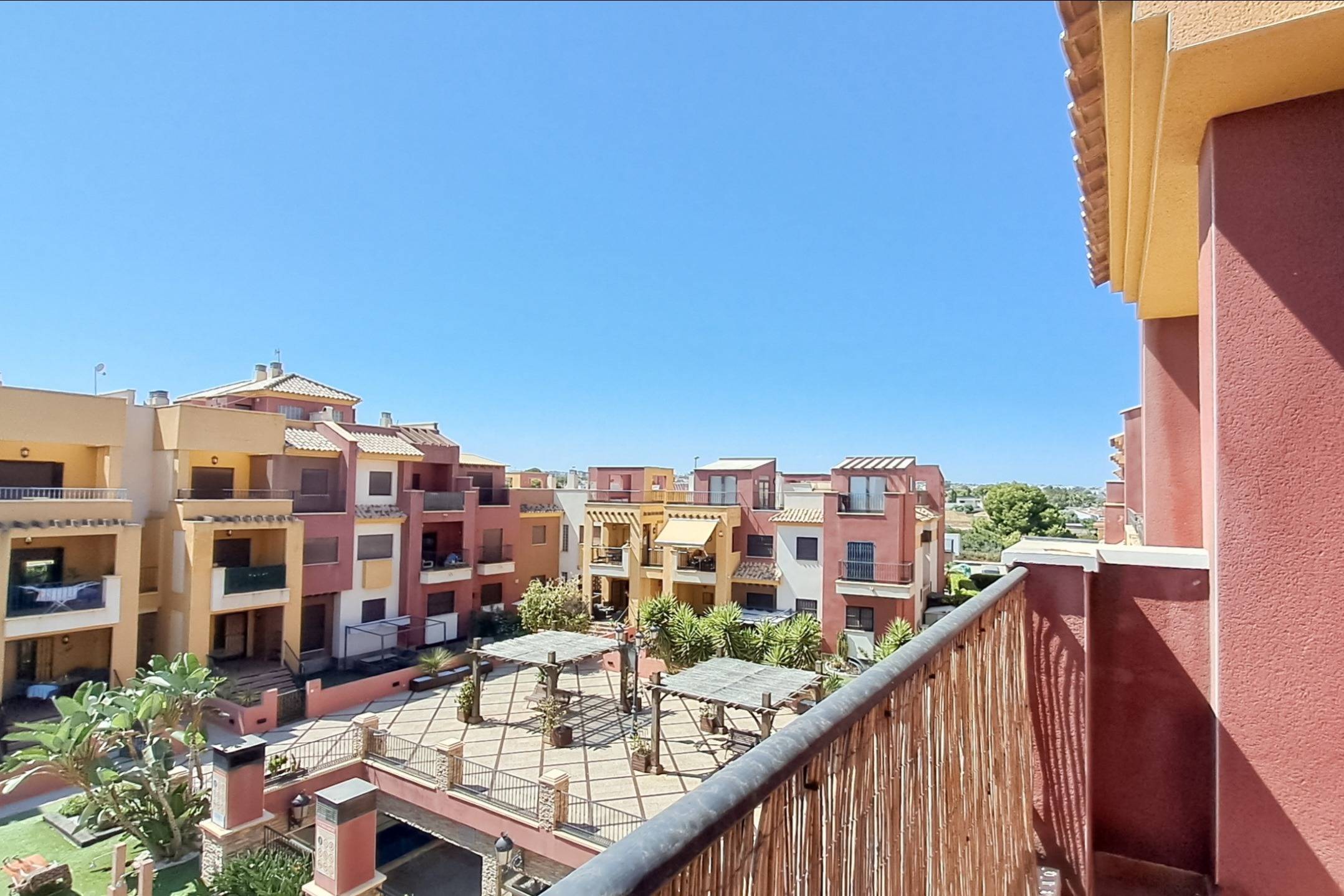 Walk-in shower enclosure in upper-floor bathroom, Lomas de Cabo Roig apartment