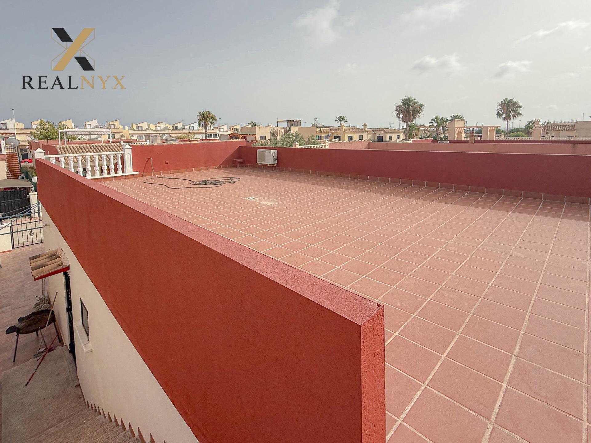 Garden area to side of villa, Aguas Nuevas, Torrevieja