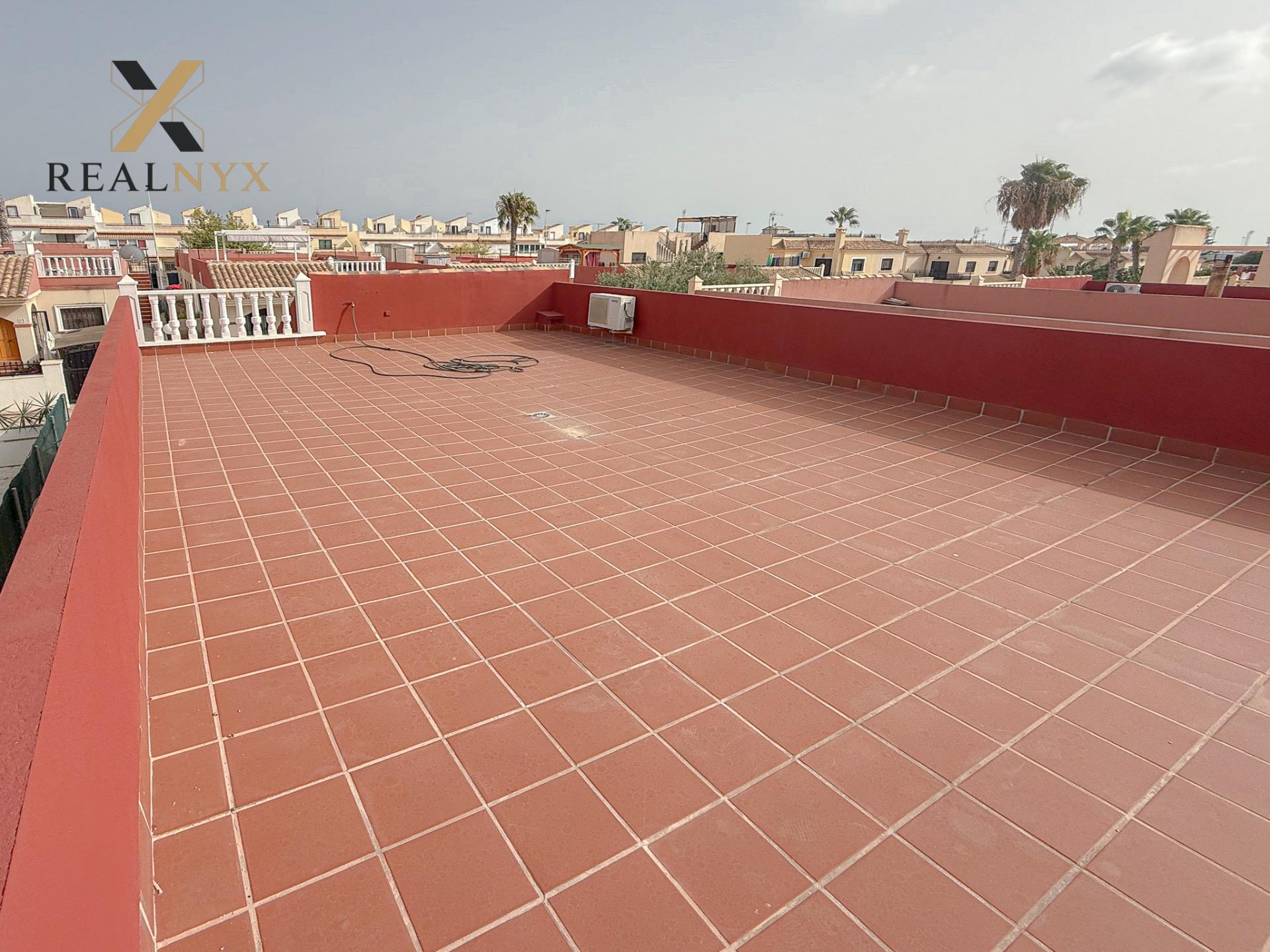 Dining area with tiled floor, 2-bedroom villa, Aguas Nuevas, Torrevieja