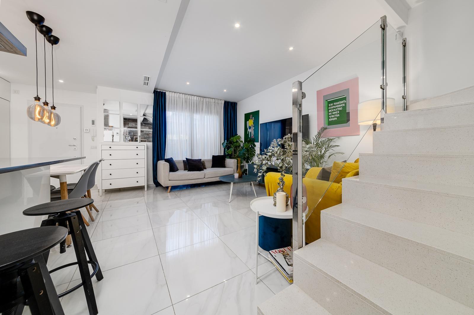 Communal pool and surrounding landscaped area, Villamartin