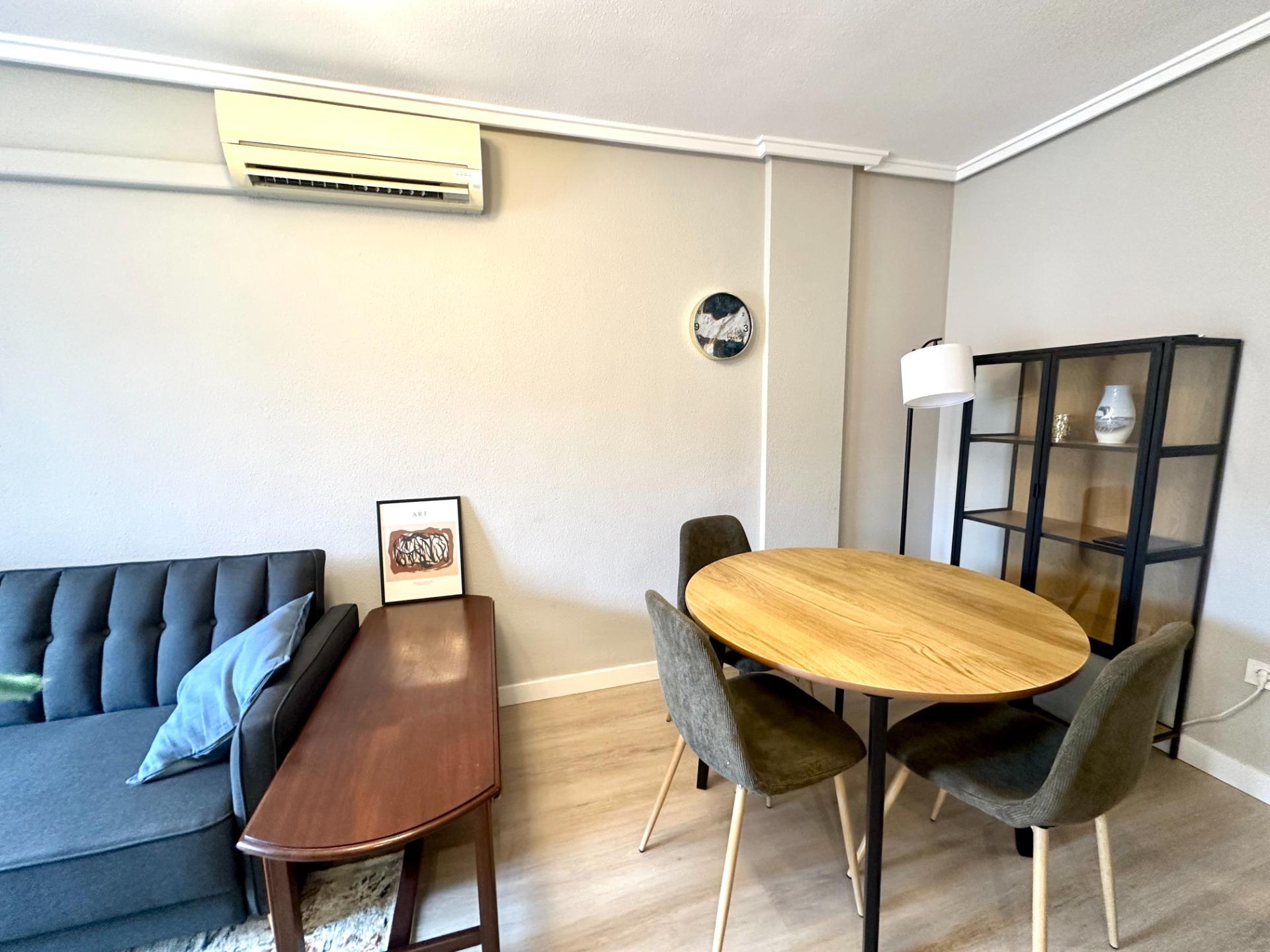 Wardrobe storage in bedroom of 1-bedroom apartment, Playa del Cura, Torrevieja