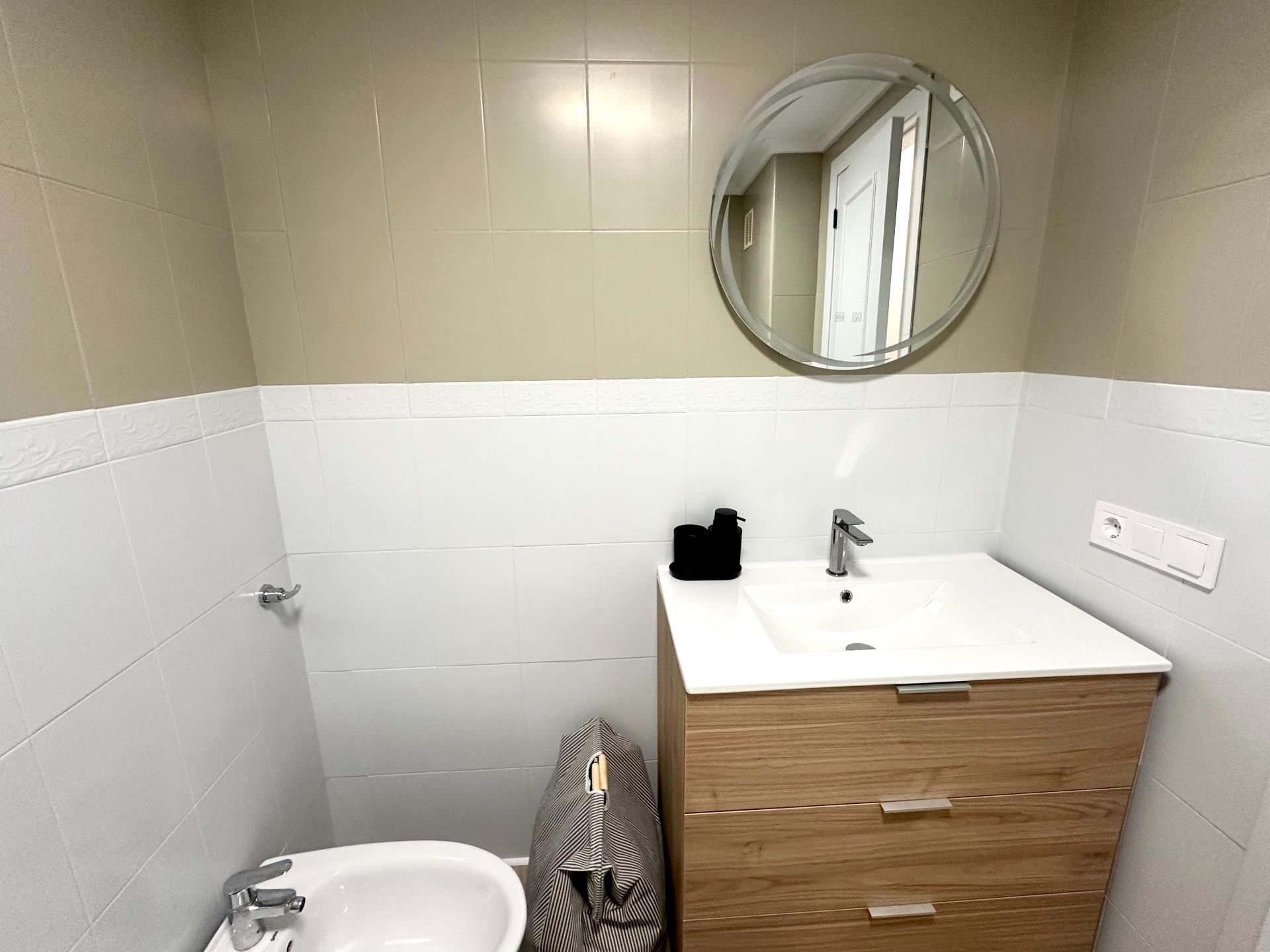 Shower and basin detail in renovated bathroom, Playa del Cura, Torrevieja