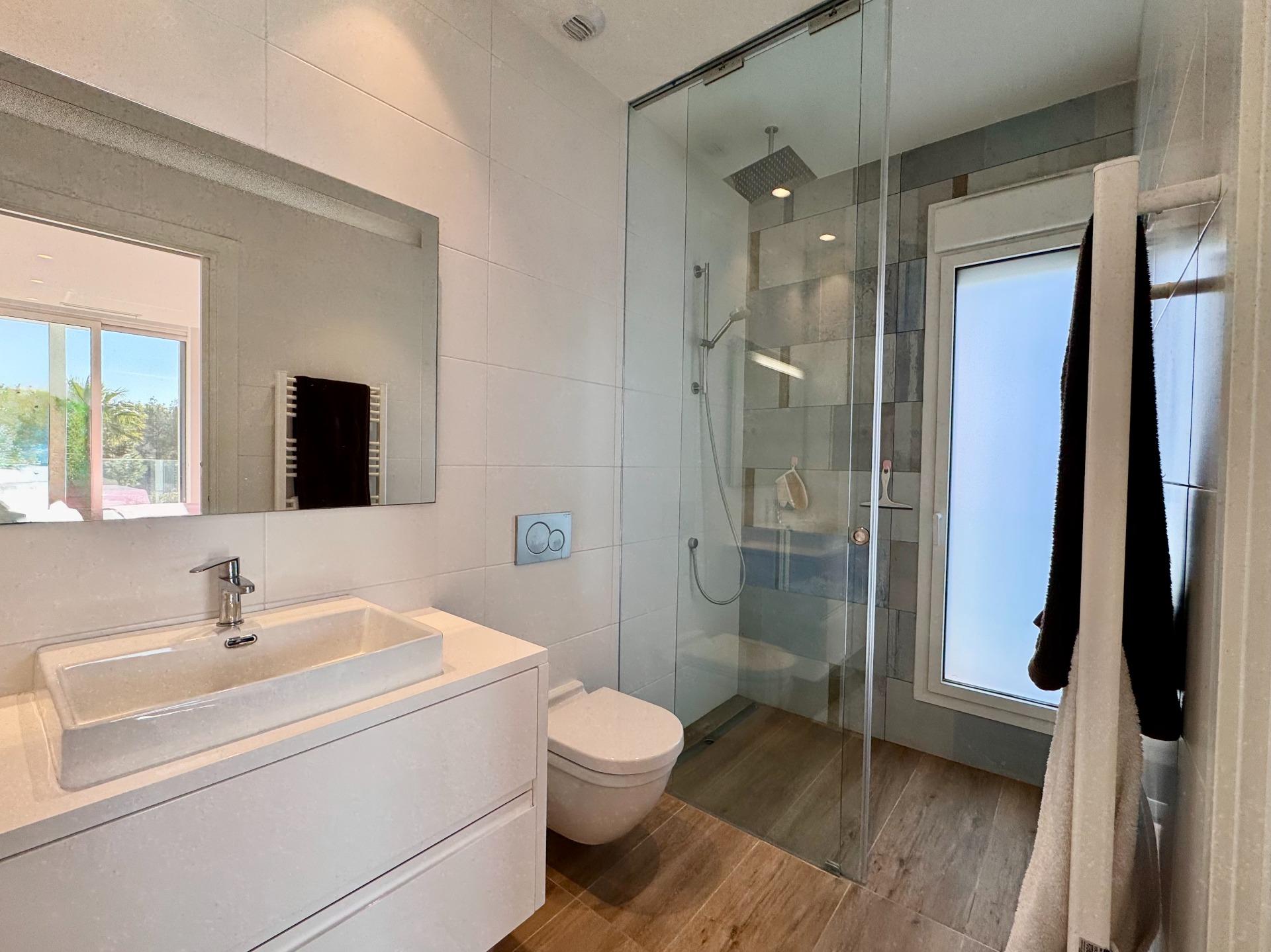 Partially covered terrace with sunbathing area, first-floor apartment in Las Colinas Golf
