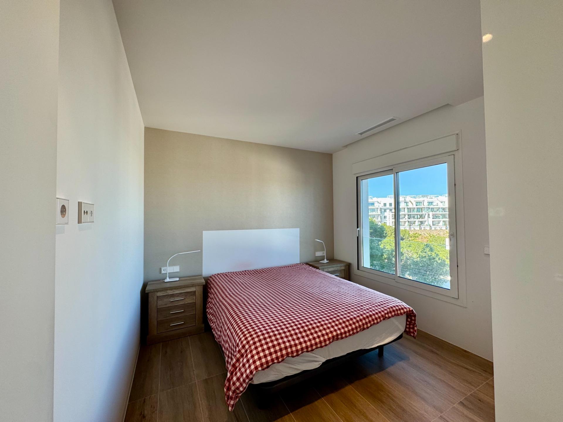 Fully fitted kitchen with integrated appliances and island, 3-bedroom apartment Las Colinas Golf