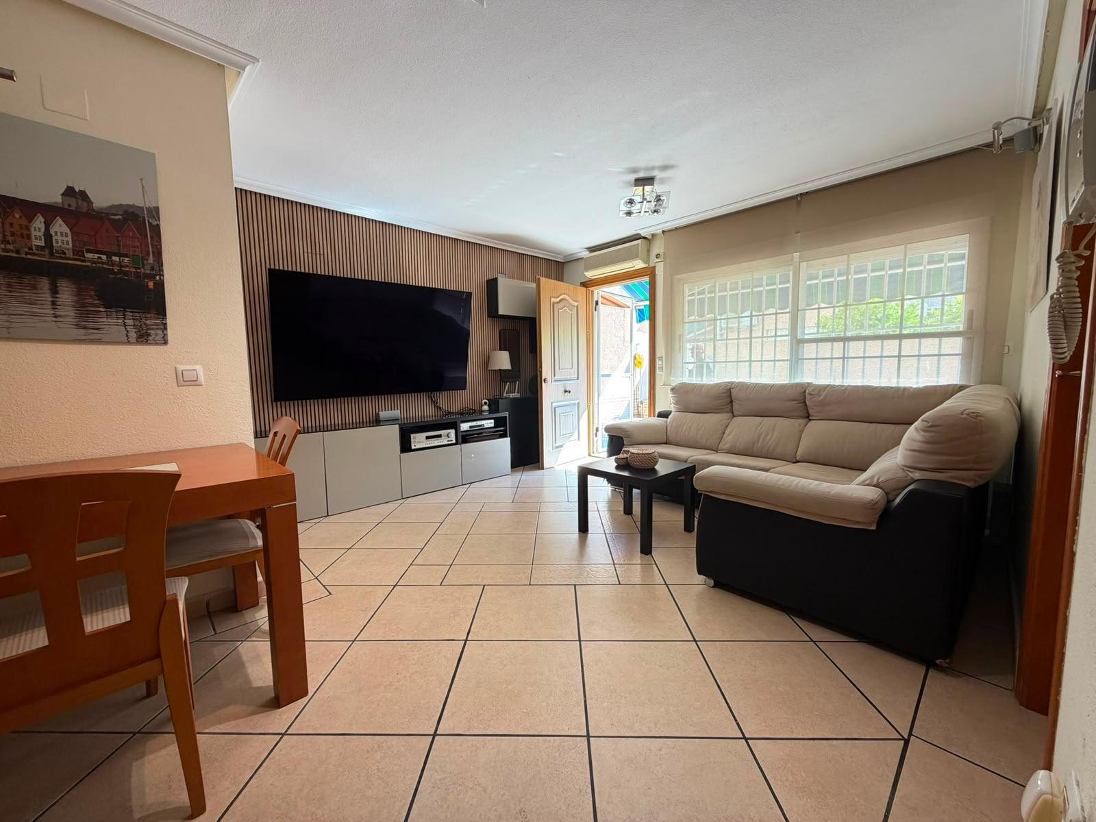 Ground-floor shower room in 3-bedroom quad, Carrefour, Torrevieja