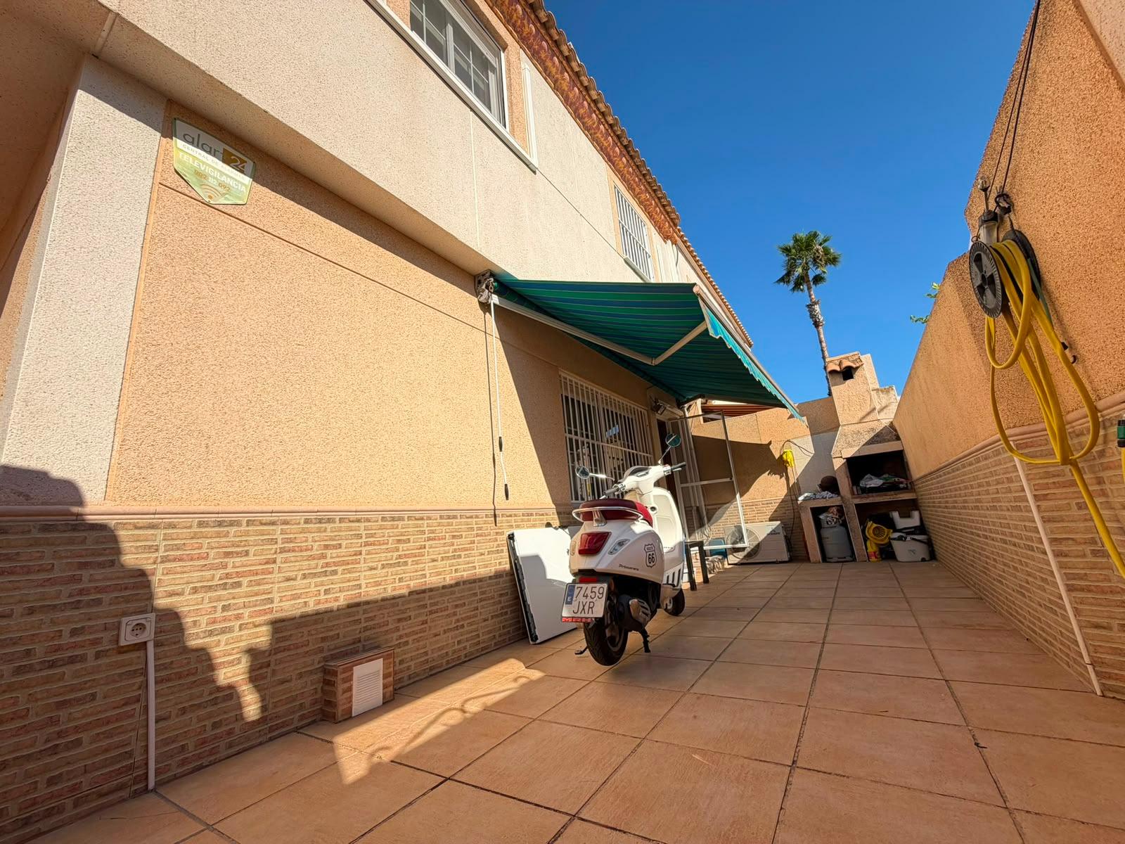 First-floor double bedroom with air conditioning unit, Carrefour, Torrevieja