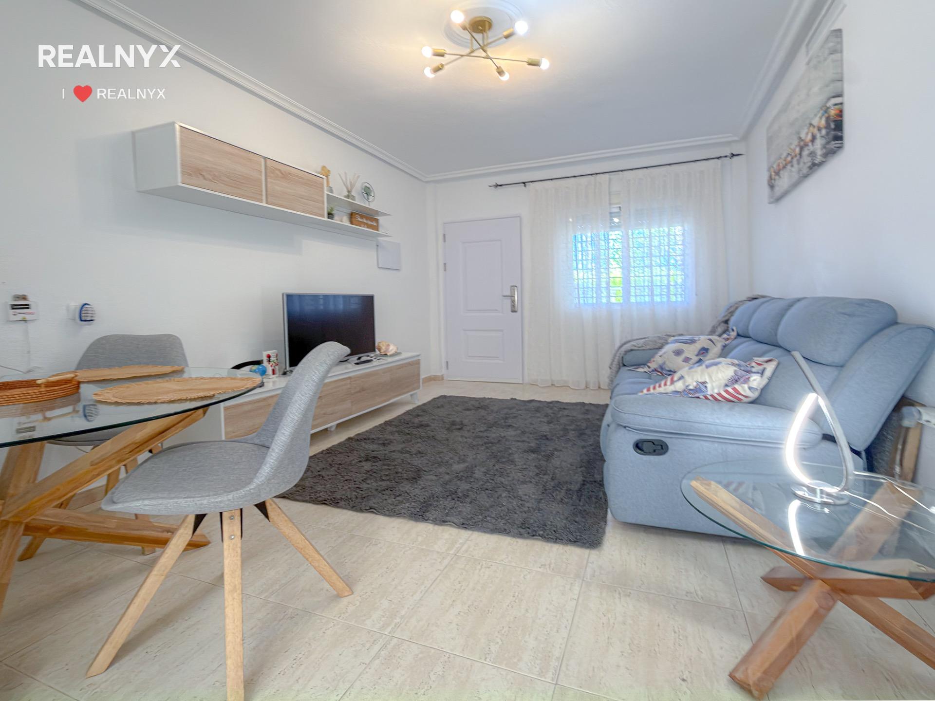 Interior hallway in 3-bedroom ground-floor bungalow, Torreblanca, Torrevieja