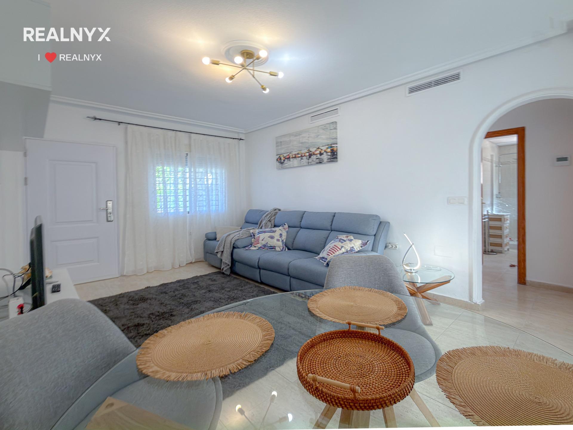 Dining area adjacent to living room, 3-bedroom bungalow, Torreblanca, Torrevieja