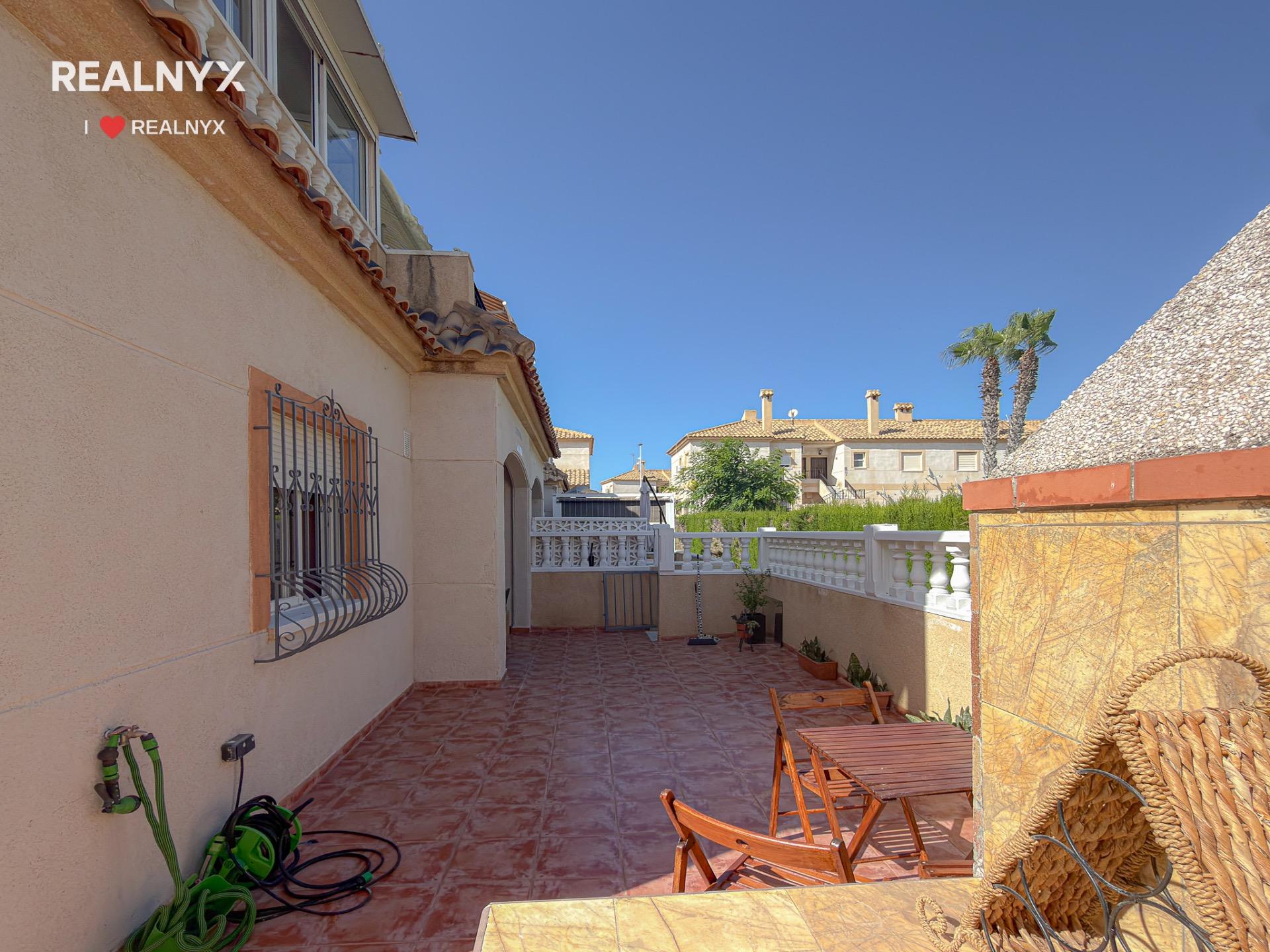 Private outdoor terrace of corner bungalow, Torreblanca, Torrevieja