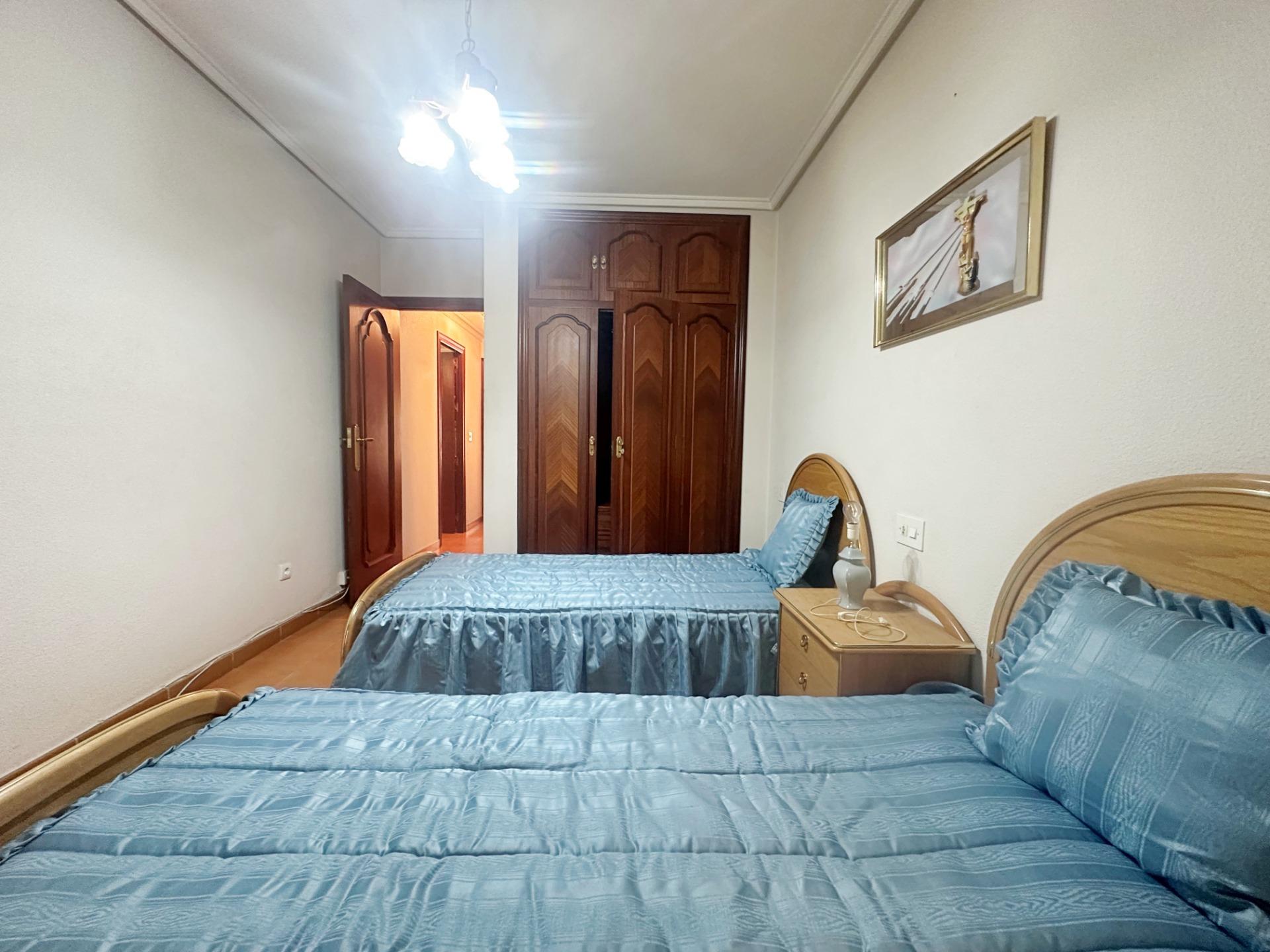 Living room with natural light, 4-bedroom apartment, Centro, Torrevieja