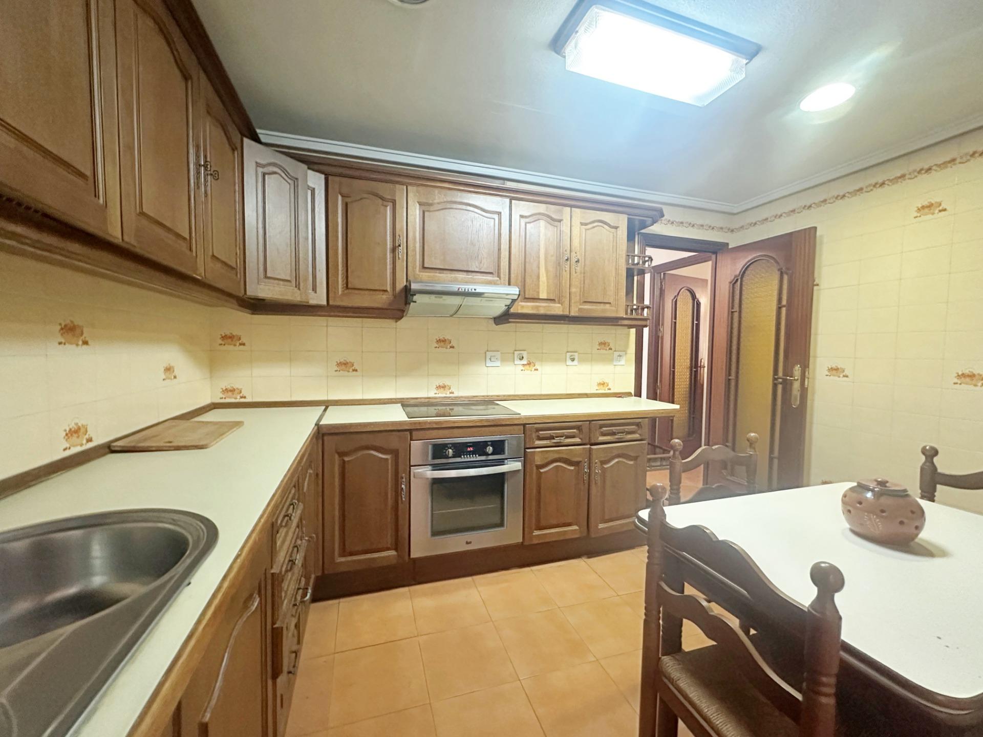 Main bedroom with built-in wardrobes in 4-bedroom apartment, Centro, Torrevieja
