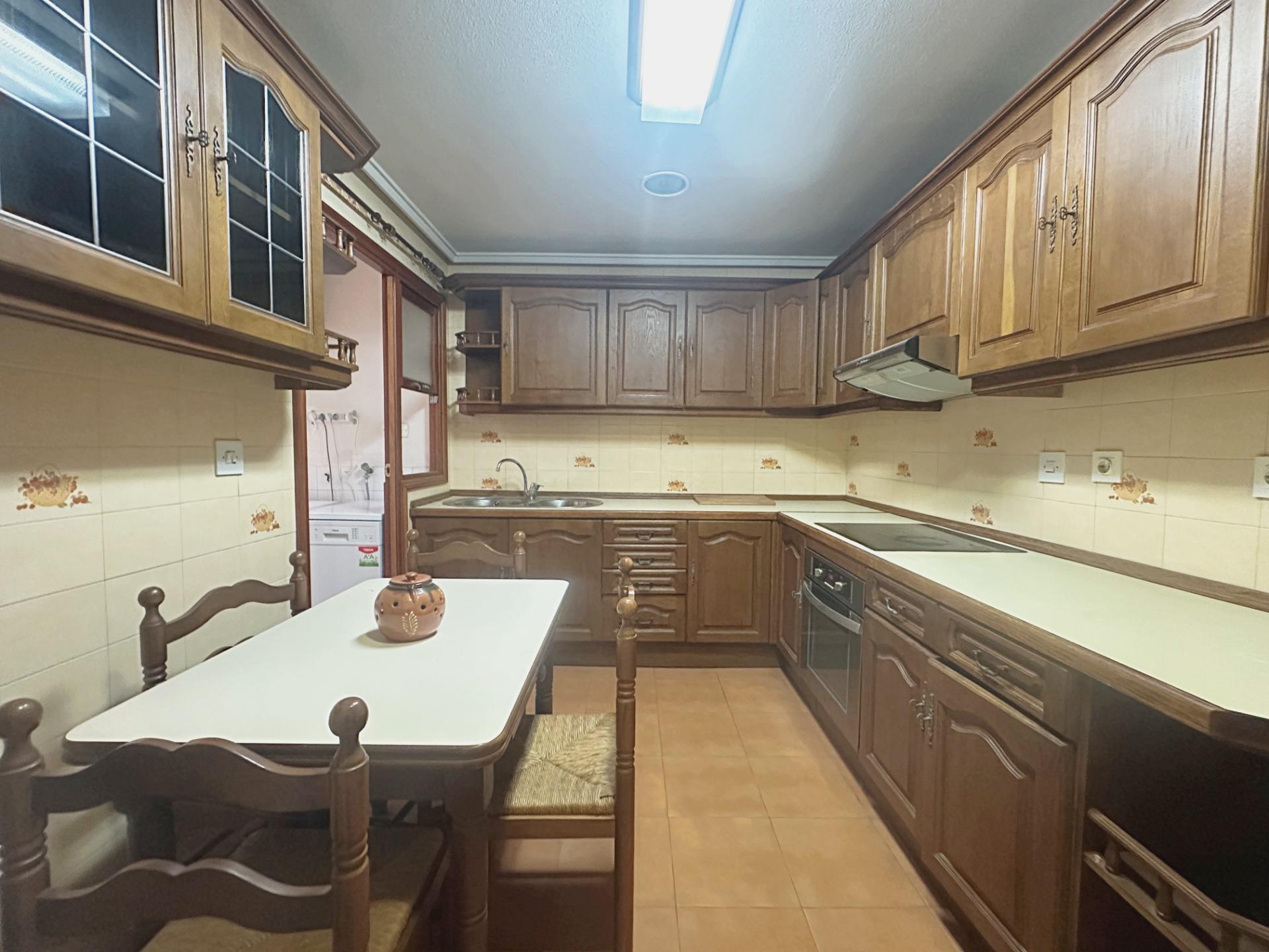 Third bedroom in 4-bedroom apartment, Centro, Torrevieja