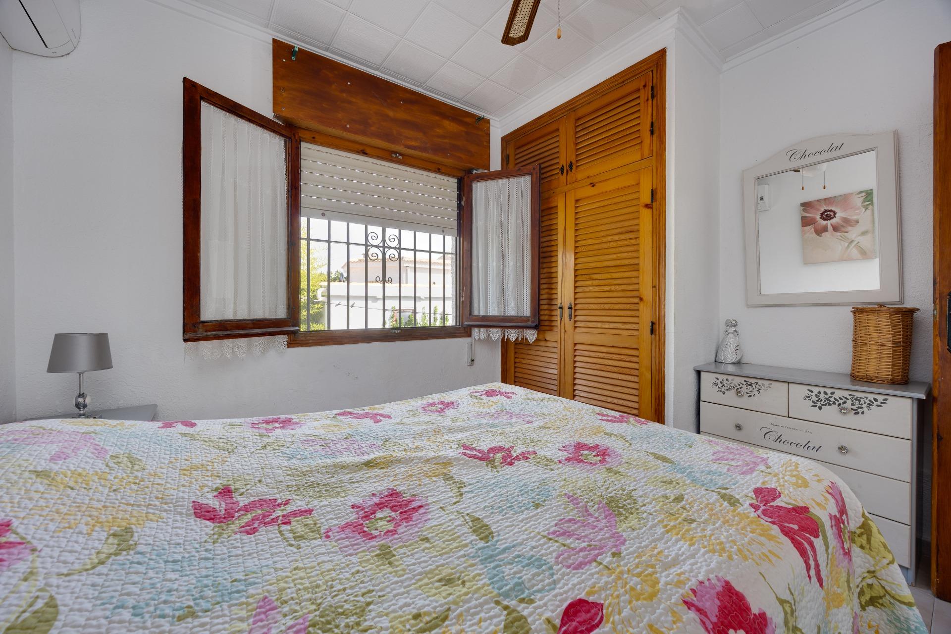 Bedroom interior with tiled floor in 4-bedroom villa, La Siesta, Torrevieja