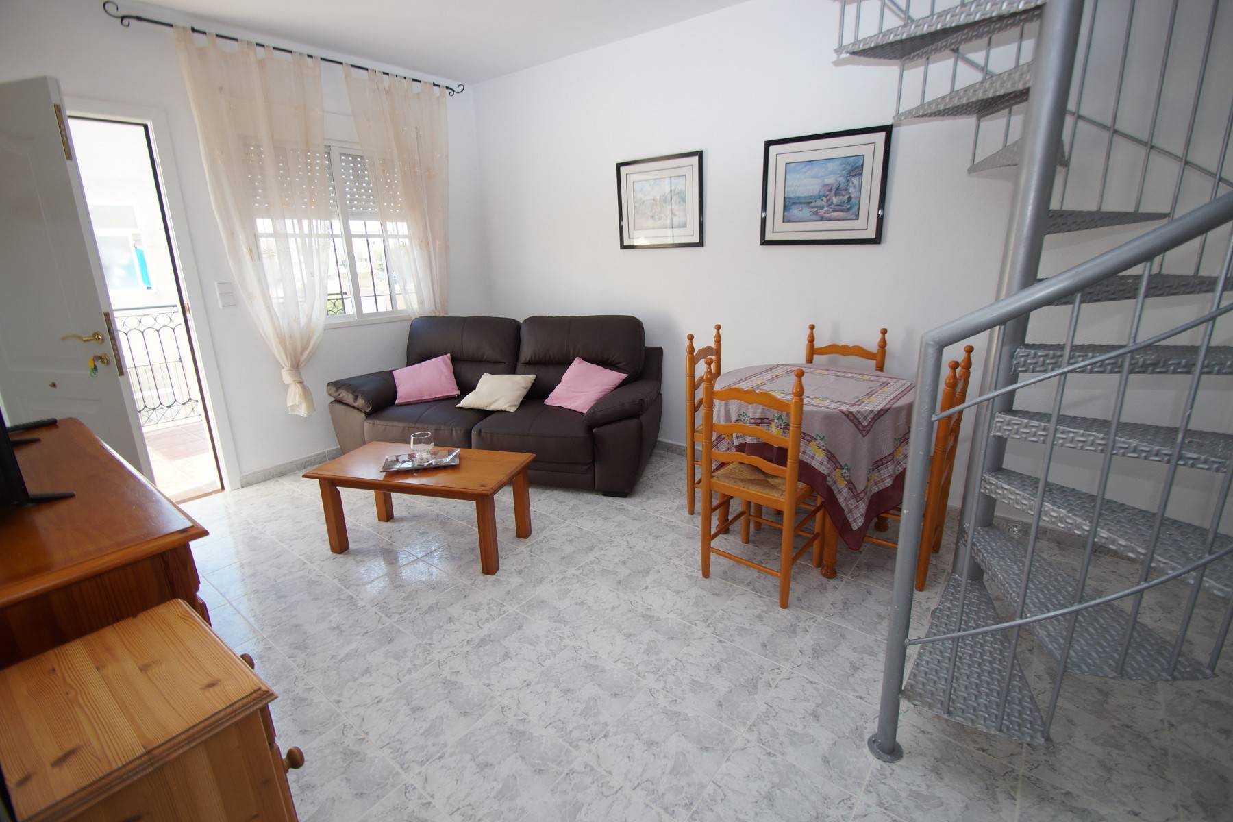 Bathroom with fittings in 2-bedroom bungalow, Playa Flamenca, Orihuela Costa