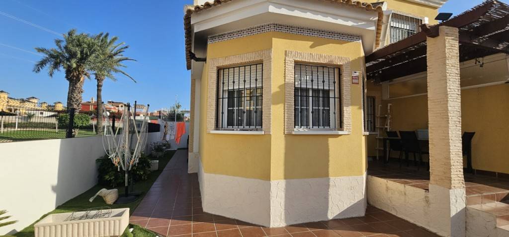 Open-plan living area in 3-bedroom villa, Lo Crispin, Algorfa