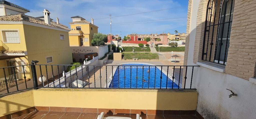 Kitchen with cabinetry and worktops in 3-bedroom villa, Lo Crispin, Algorfa