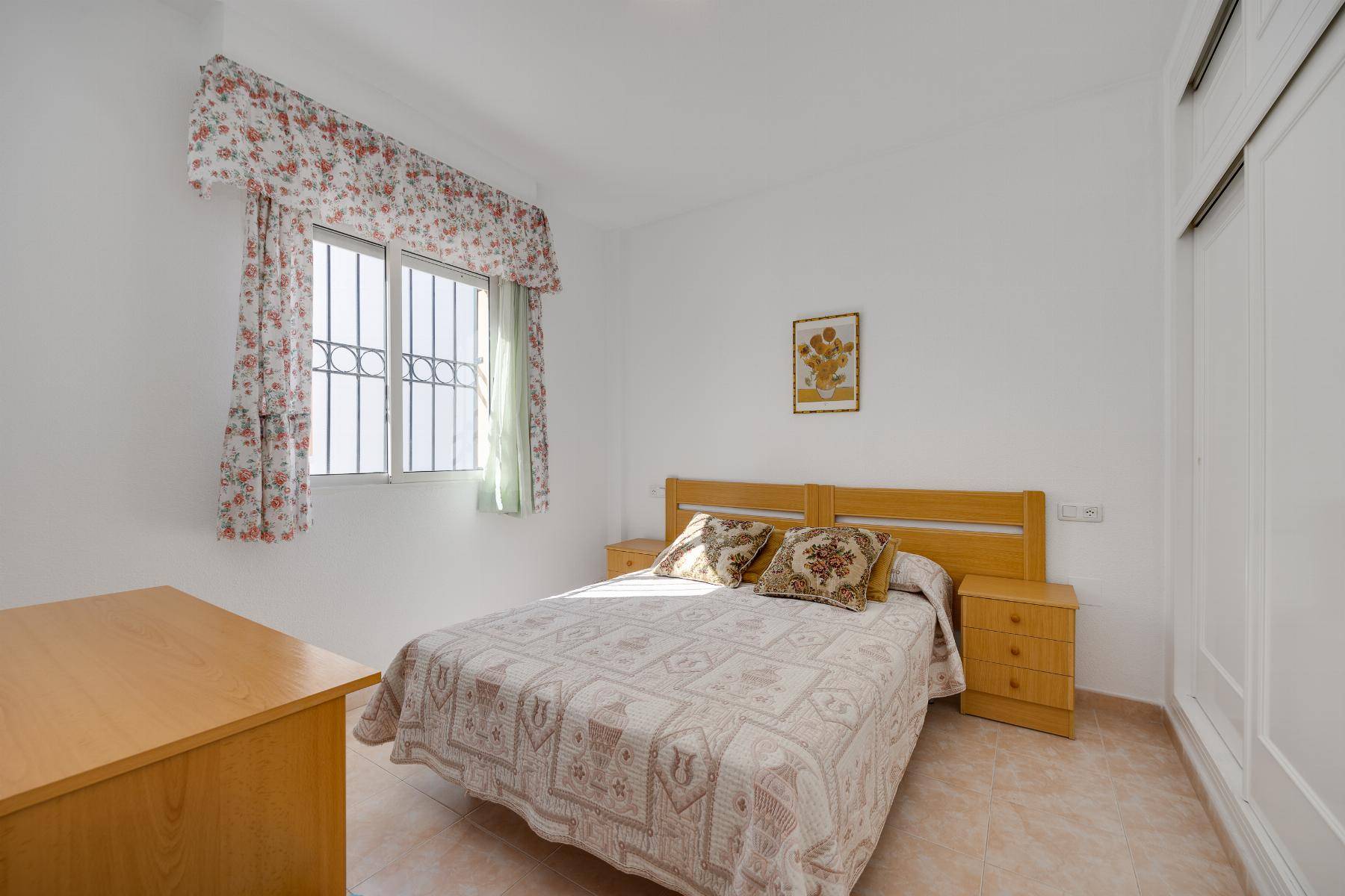 Kitchen worktop with included white goods, bungalow, El Acequión