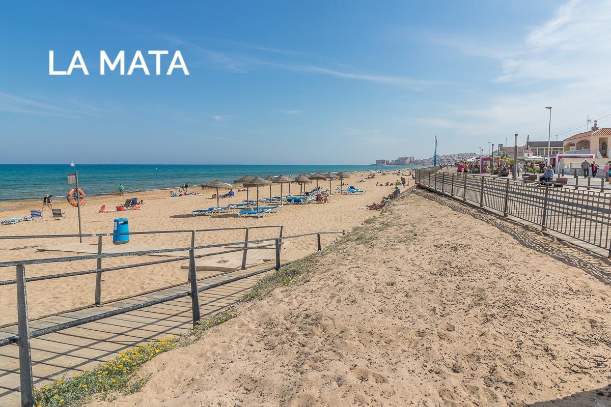 Bathroom with full fittings, 1-bedroom apartment, La Mata Pueblo, Torrevieja