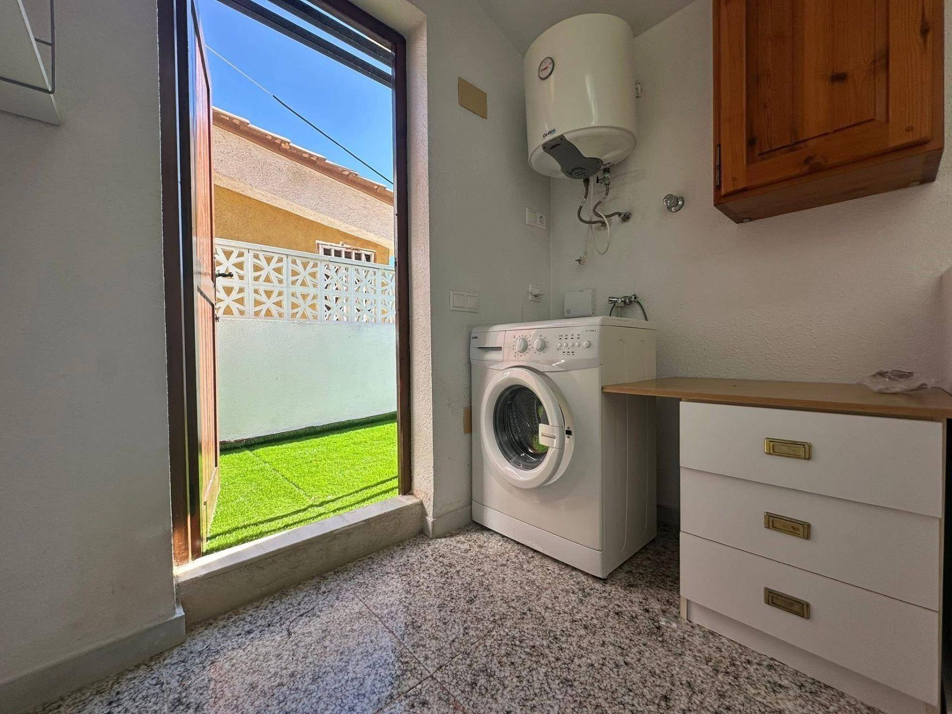 Second bathroom in 2-bedroom villa, Cabo Cervera, Torrevieja