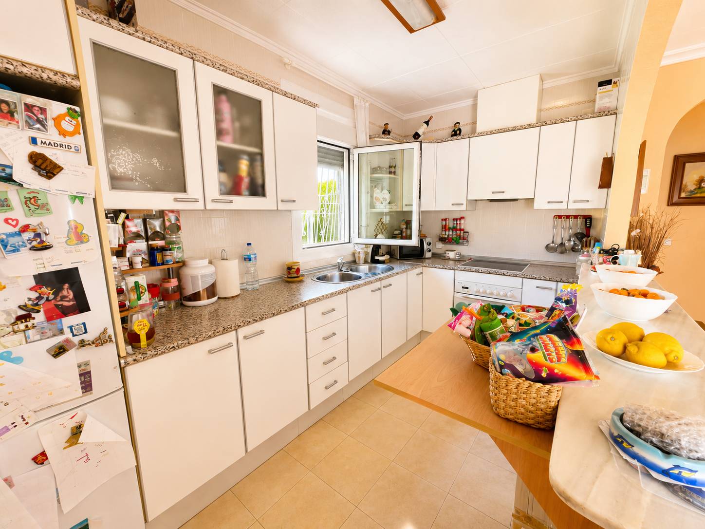 Kitchen in 5-bedroom villa, La Siesta, Torrevieja
