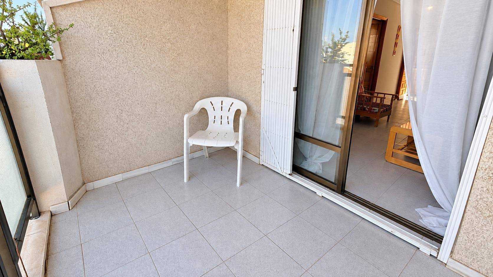 Built-in wardrobe in main bedroom, La Siesta, Torrevieja