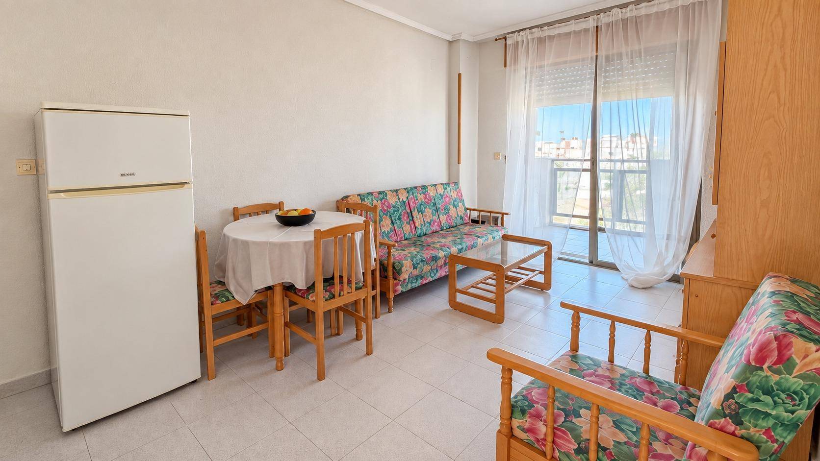 Living area in 2-bedroom apartment, La Siesta, Torrevieja