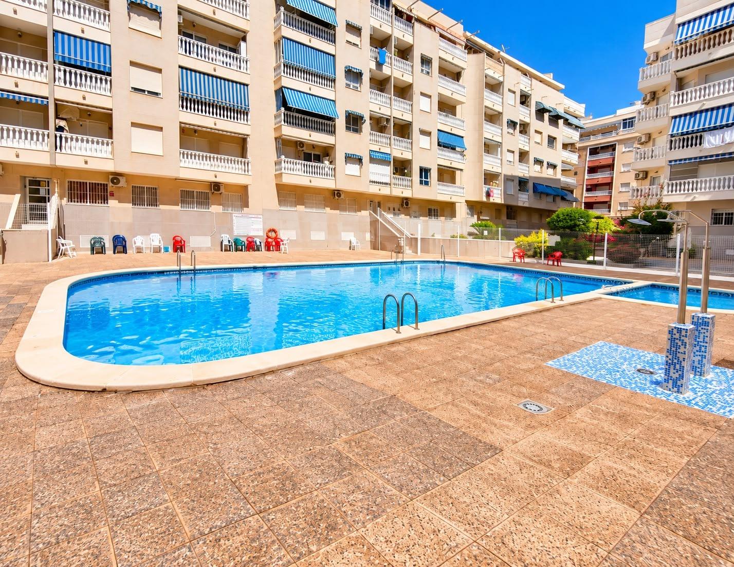 Window and natural light in studio apartment, Playa del Cura, Torrevieja