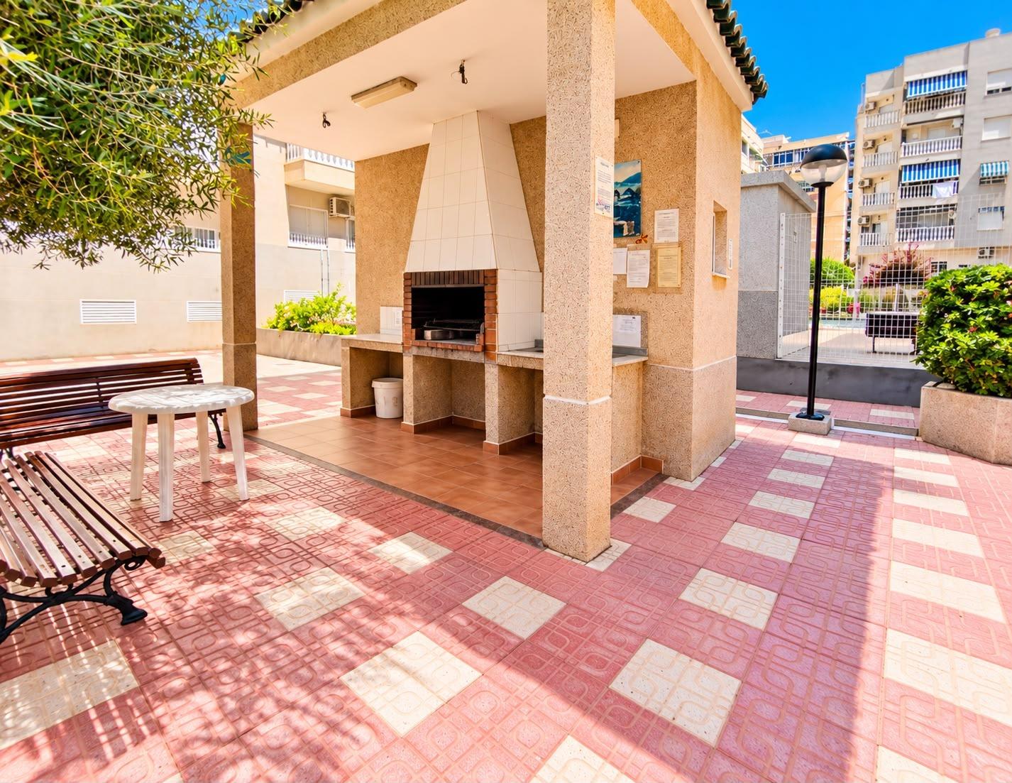 Bathroom fittings in studio apartment, Playa del Cura, Torrevieja