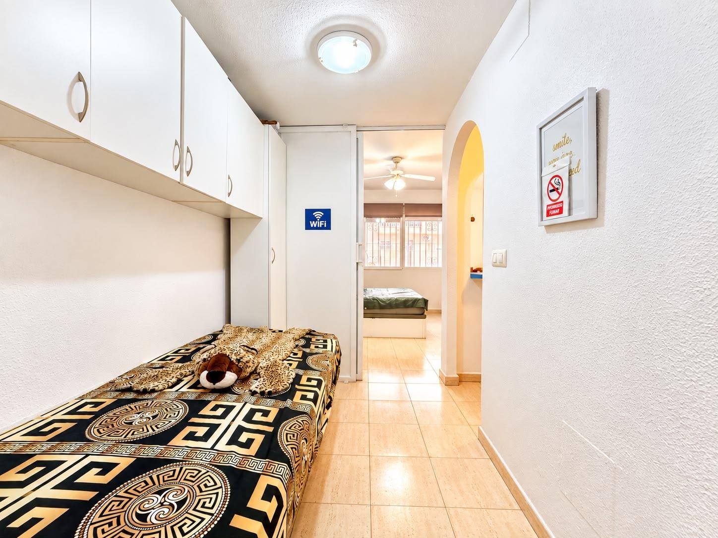 Bathroom in studio apartment, Playa del Cura, Torrevieja