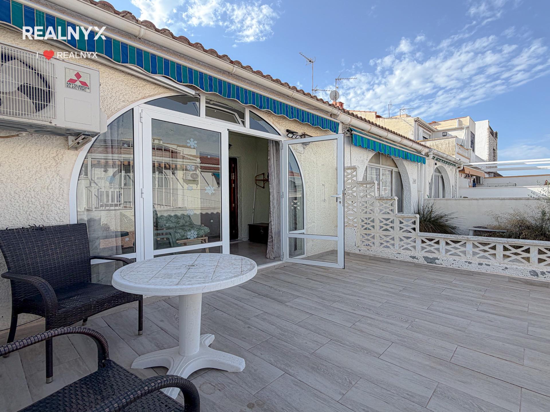 Living area in 1-bedroom bungalow, La Siesta, Torrevieja