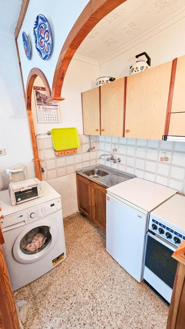 Kitchen worktop and units in ground-floor bungalow, Torretas