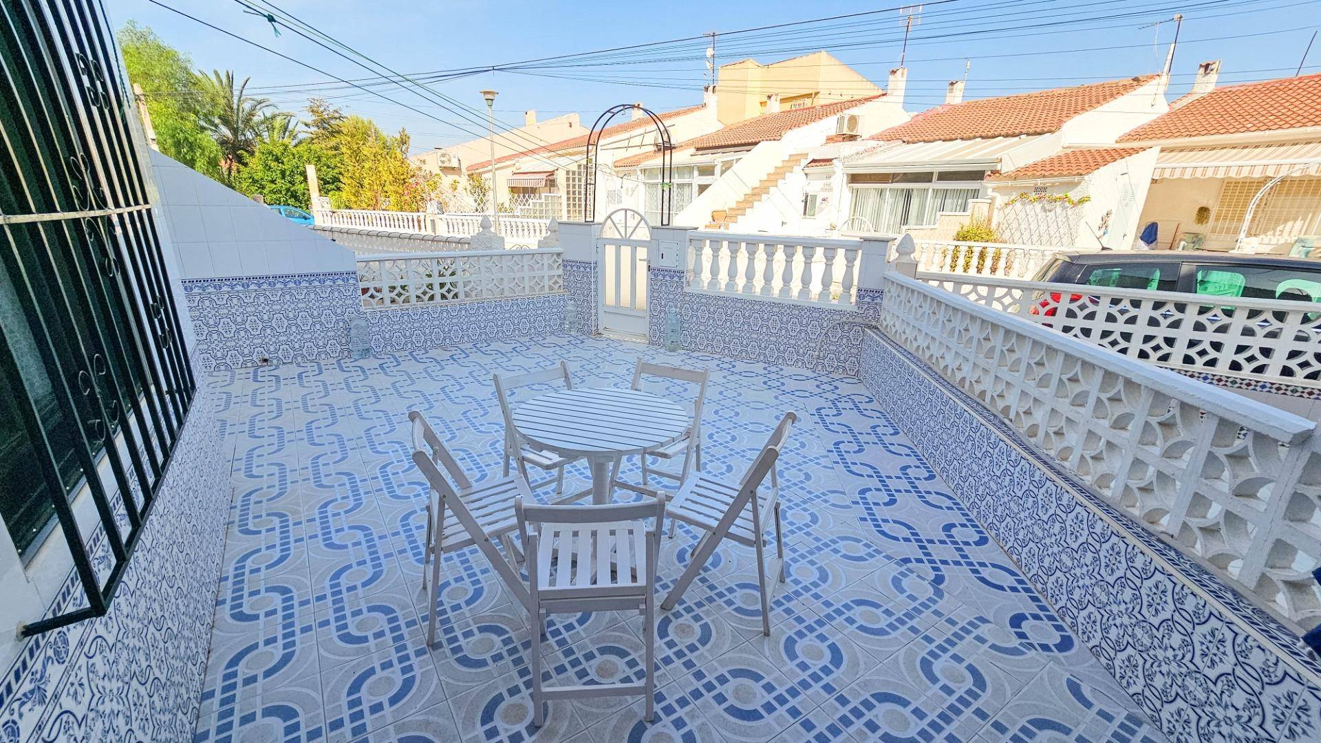 Kitchen with appliances in ground-floor bungalow, Torretas, Torrevieja