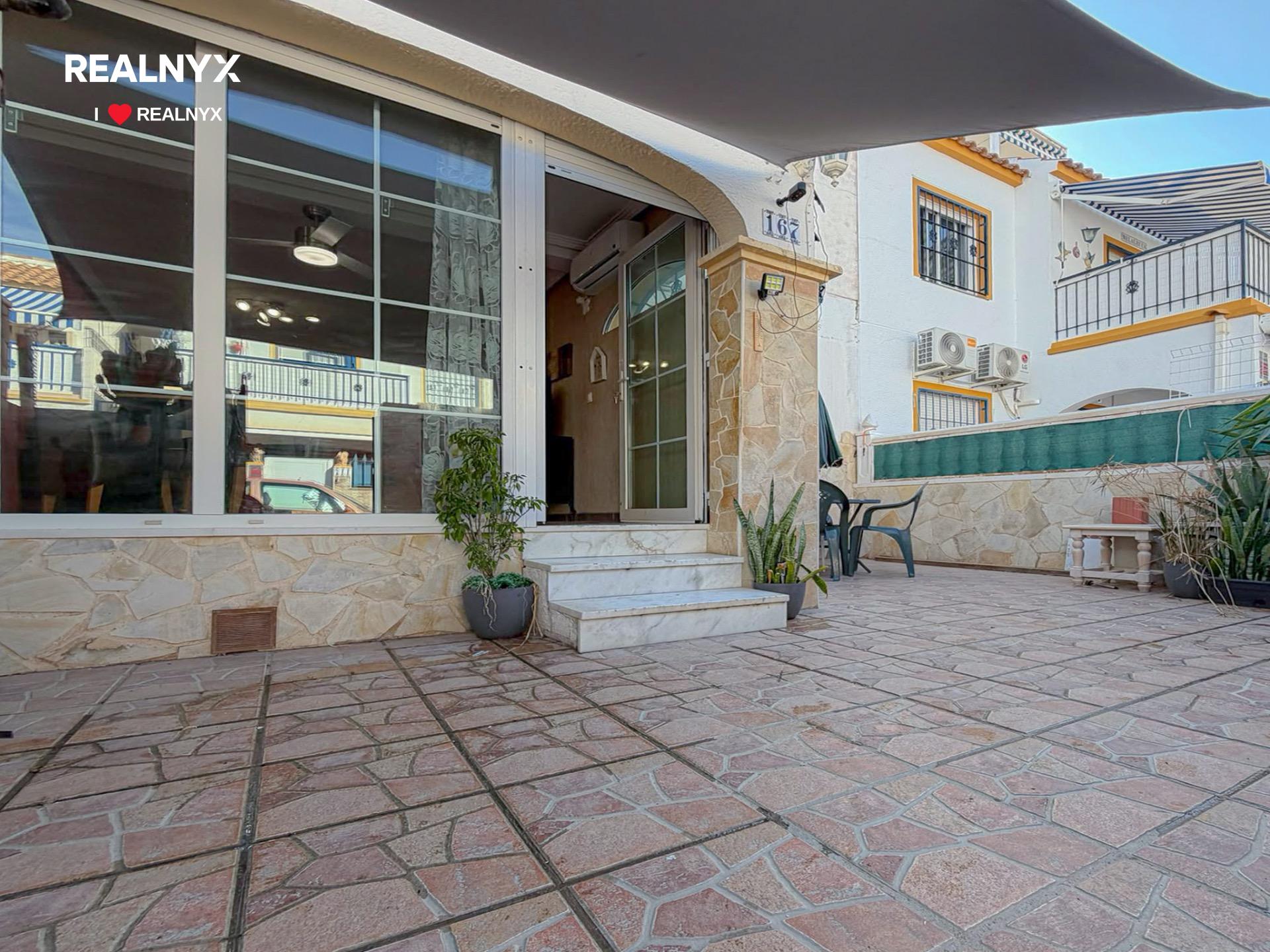 Living area in 3-bedroom bungalow, La Siesta, Torrevieja