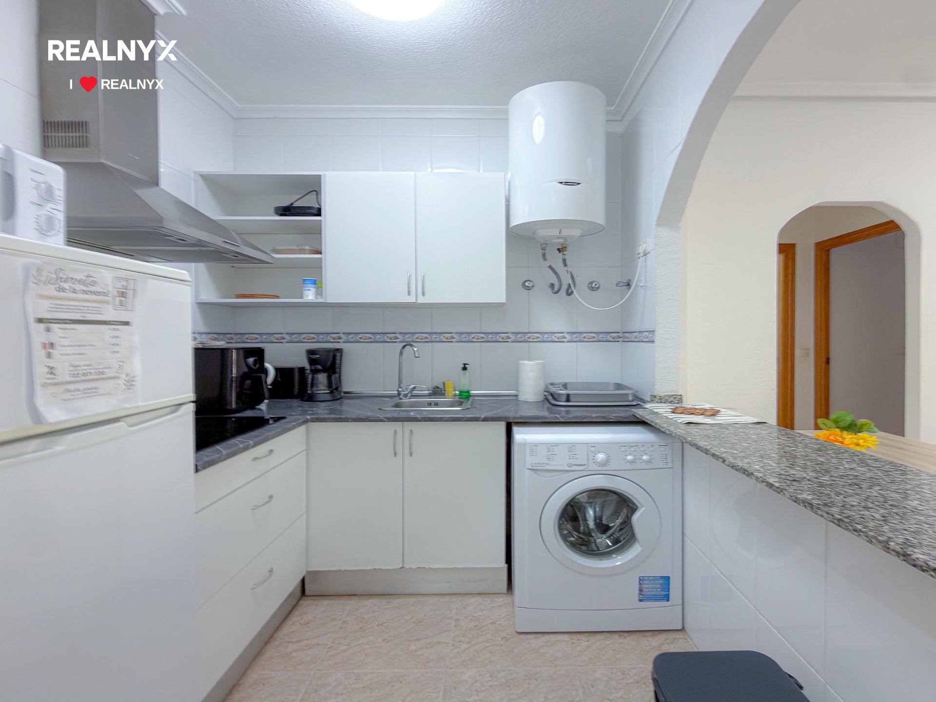 Built-in wardrobes in bedroom, 2-bedroom bungalow, Nueva Torrevieja