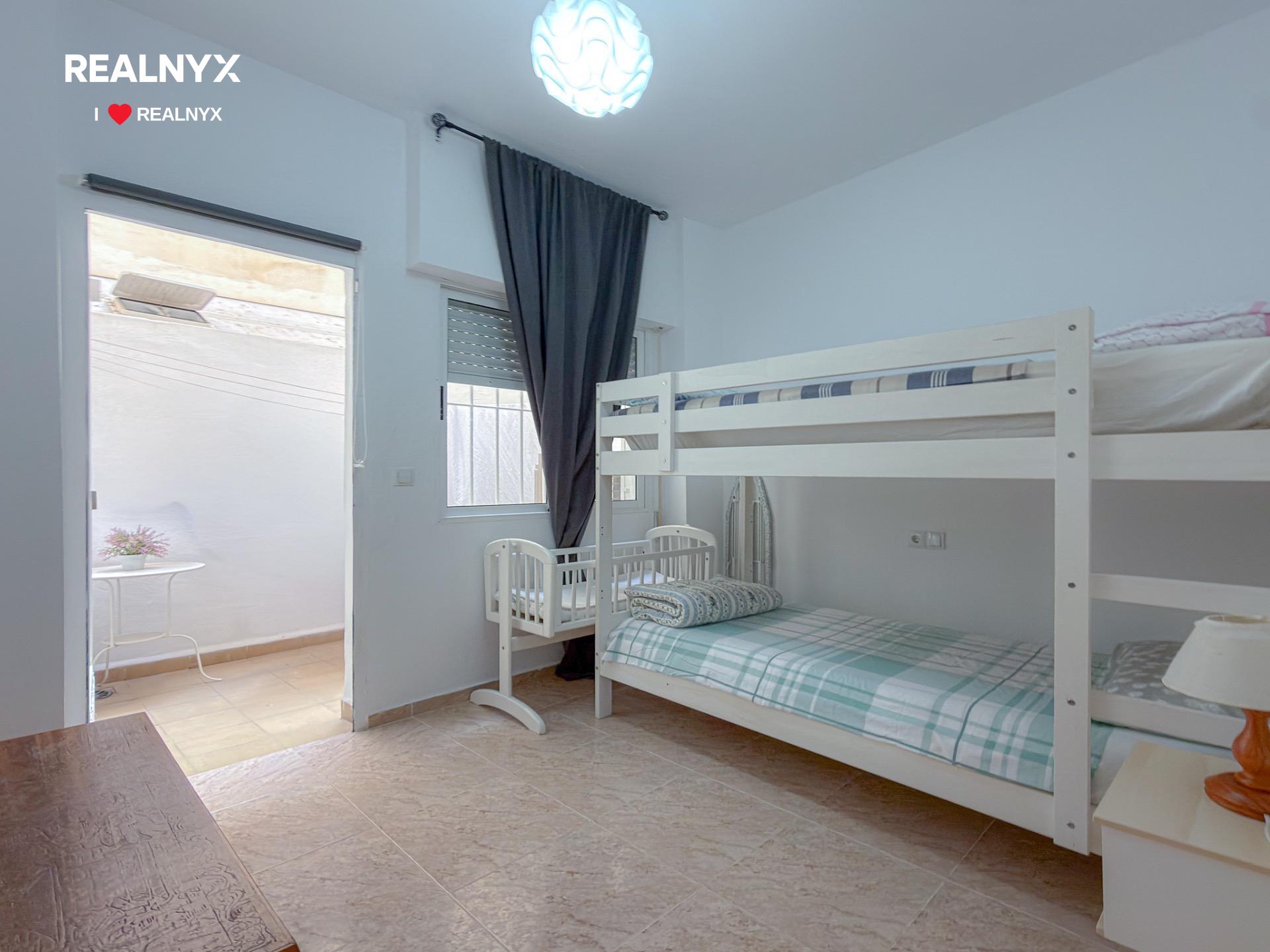 Terrace with outdoor seating area, 2-bedroom bungalow, Nueva Torrevieja