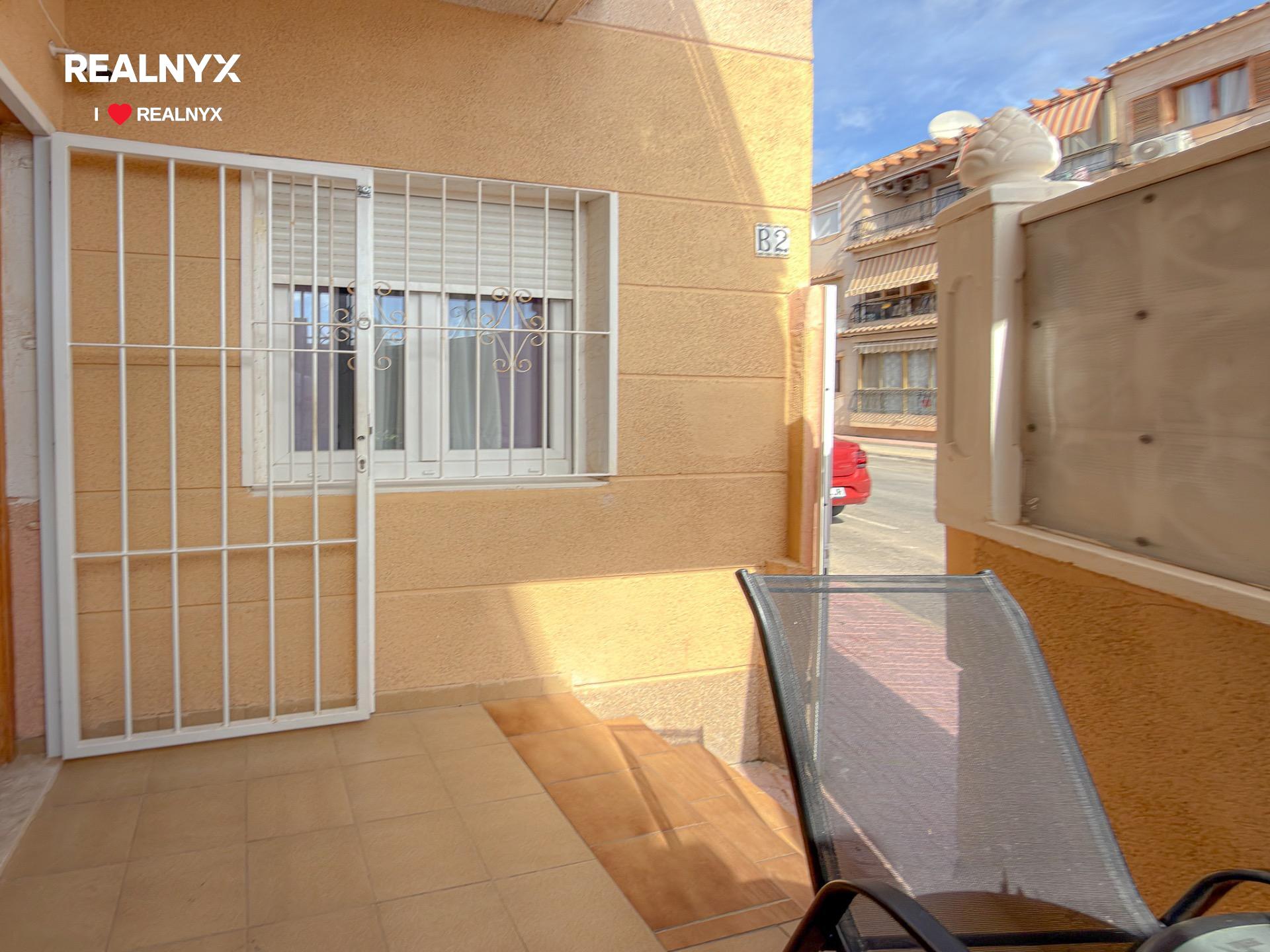 Terrace in 2-bedroom bungalow, Nueva Torrevieja, Torrevieja