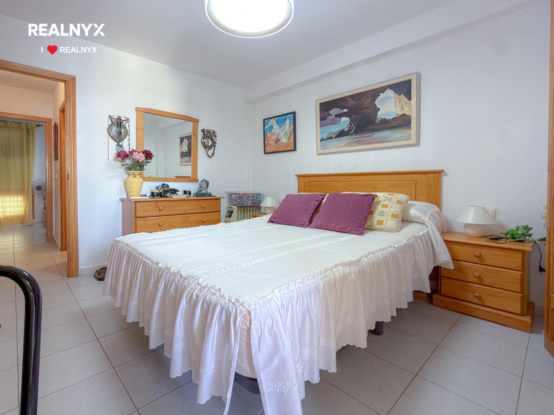 Bathroom fixtures in 1-bathroom apartment, La Veleta, Torrevieja