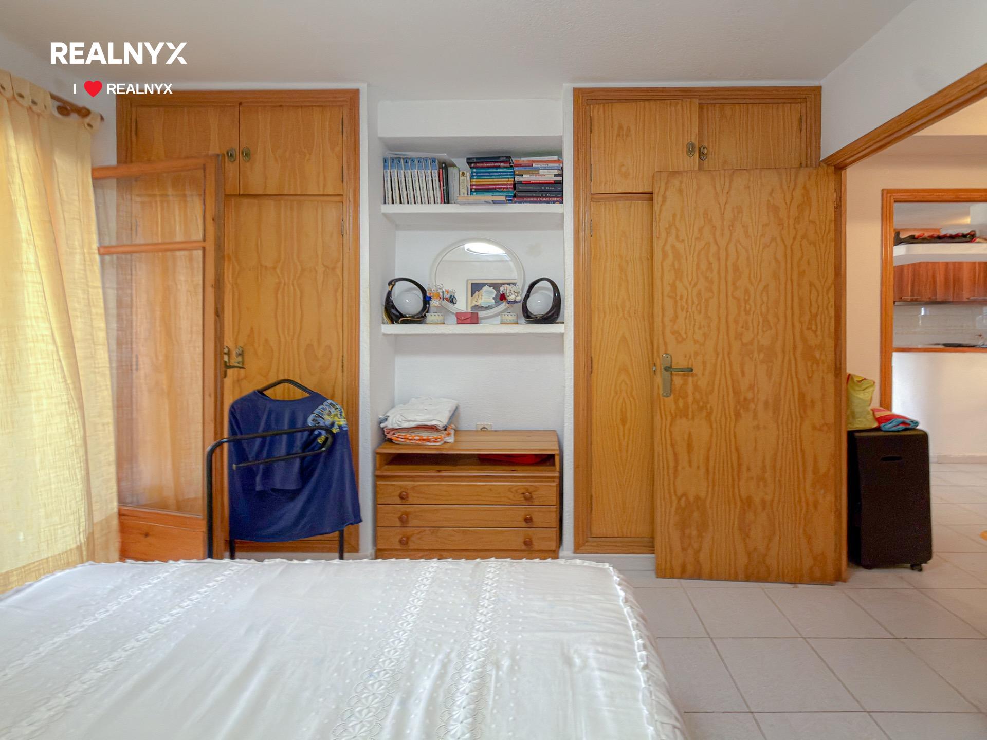 Bedroom window and natural light, La Veleta, Torrevieja