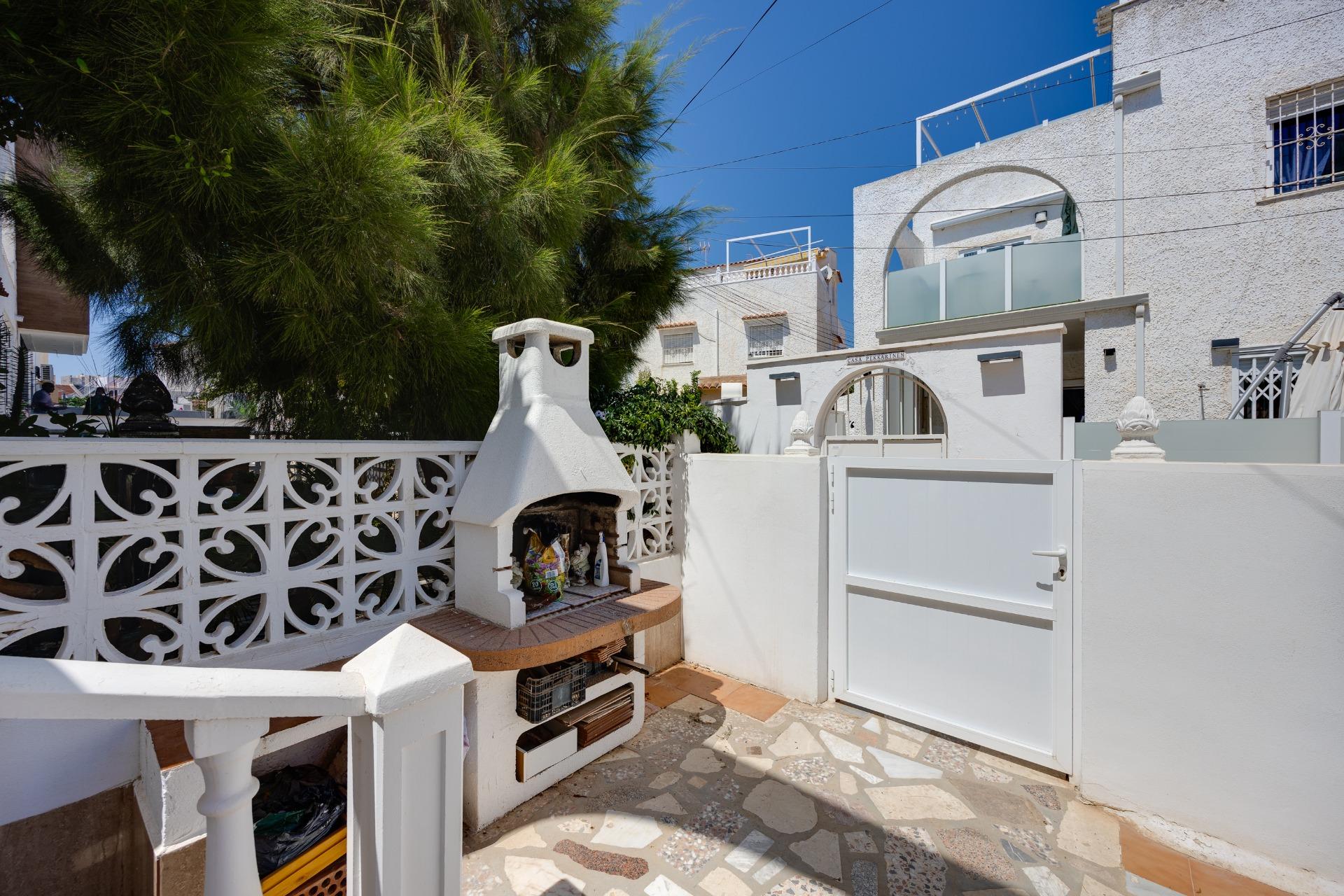 Front garden area of 2-bedroom villa in Calas Blanca, Torrevieja