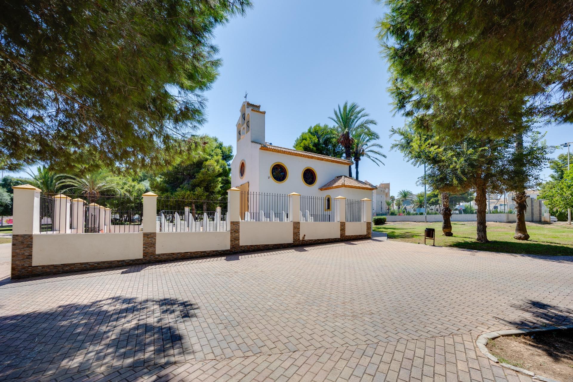 Side elevation of semi-detached villa, Calas Blanca, Torrevieja