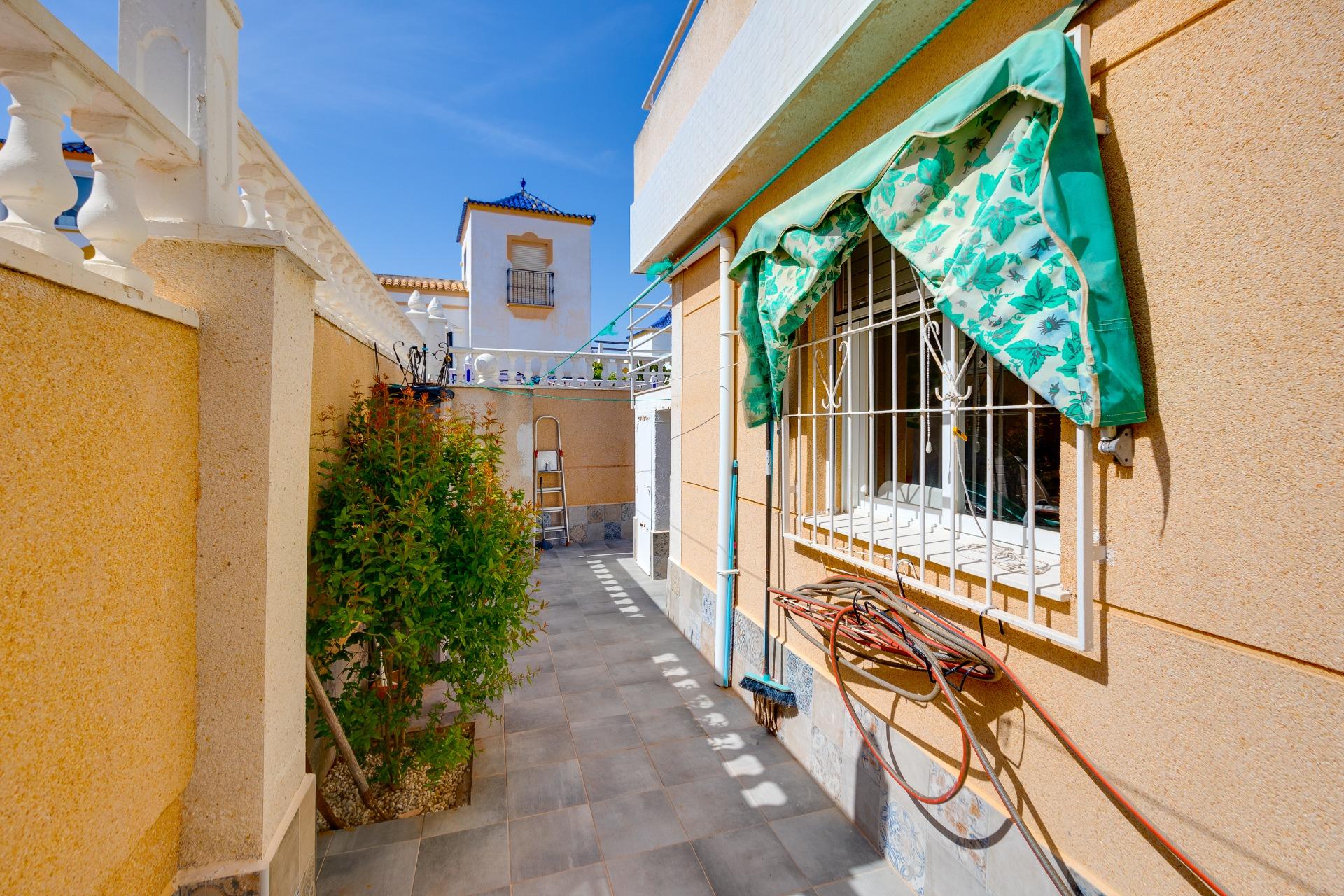 Front exterior of 2-bedroom townhouse, Los Altos, Torrevieja