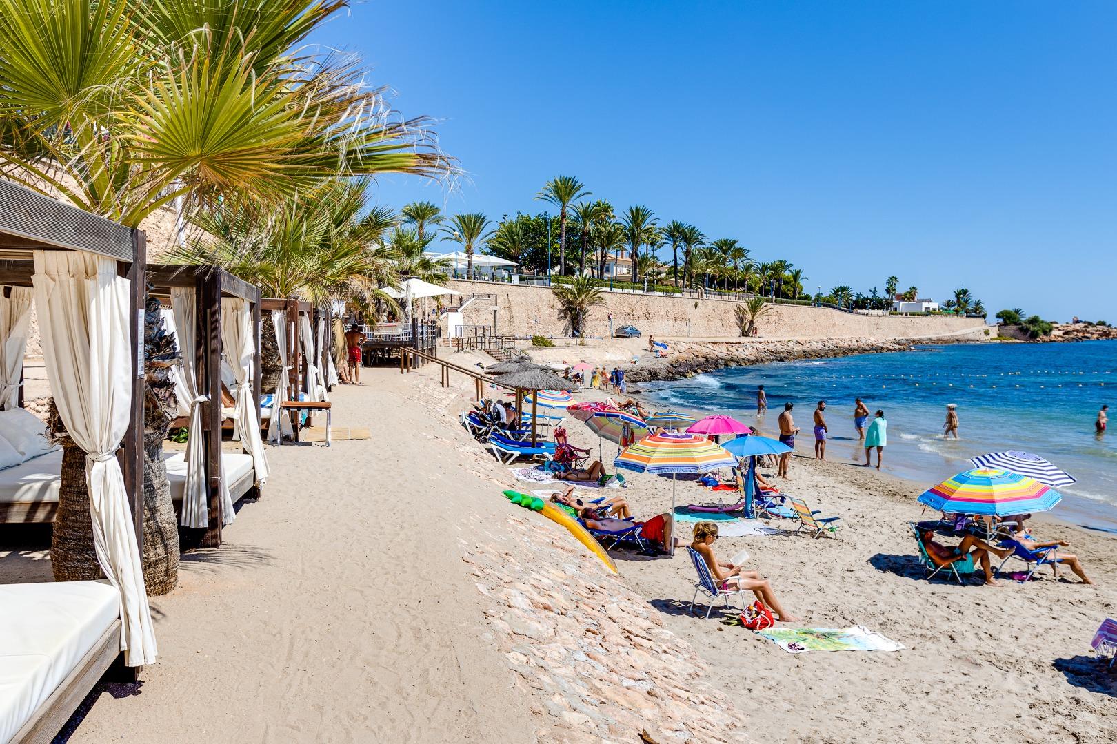 Urbanisation road and neighbouring properties, Los Altos, Torrevieja